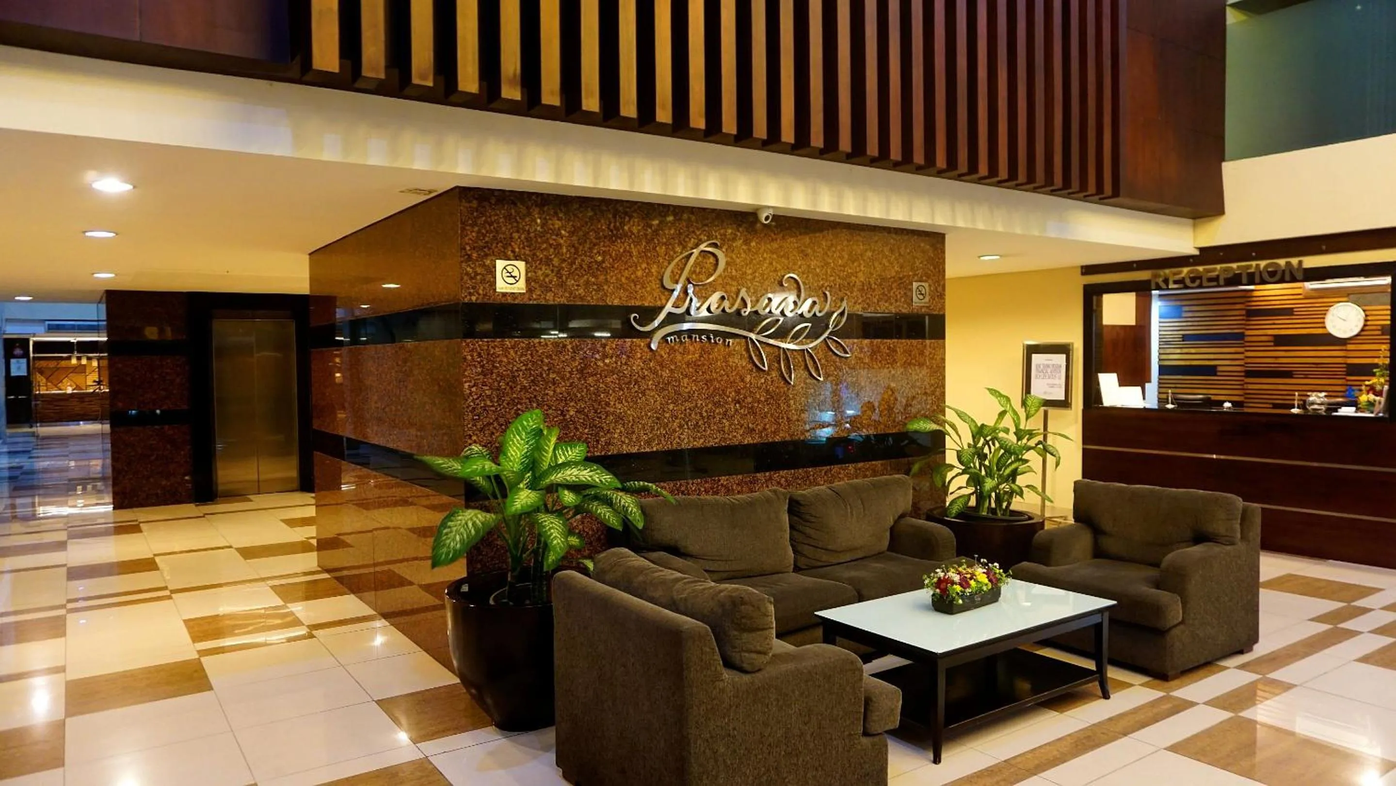Lobby or reception in Prasada Mansion Sudirman