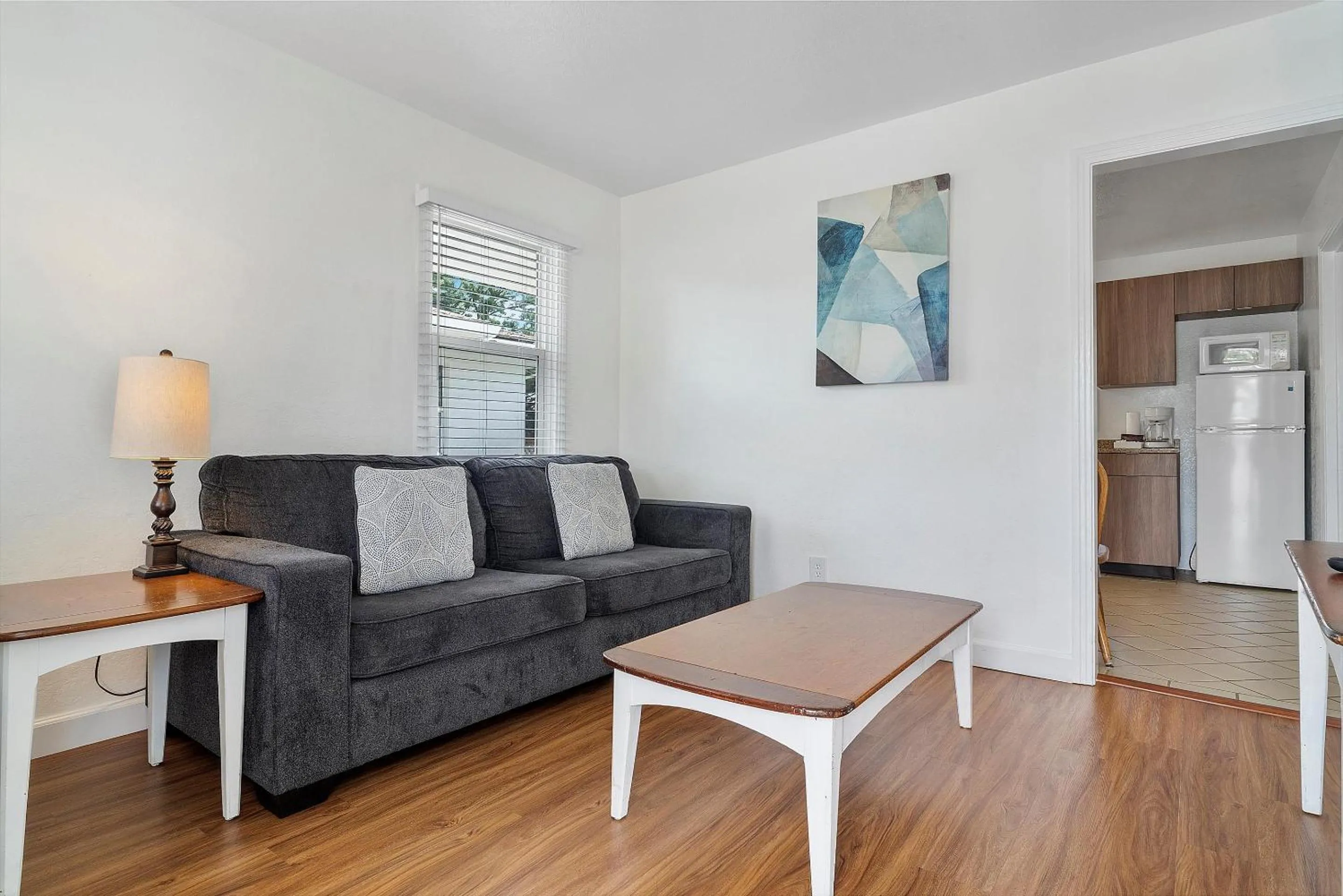 Carlin's Cottage Court