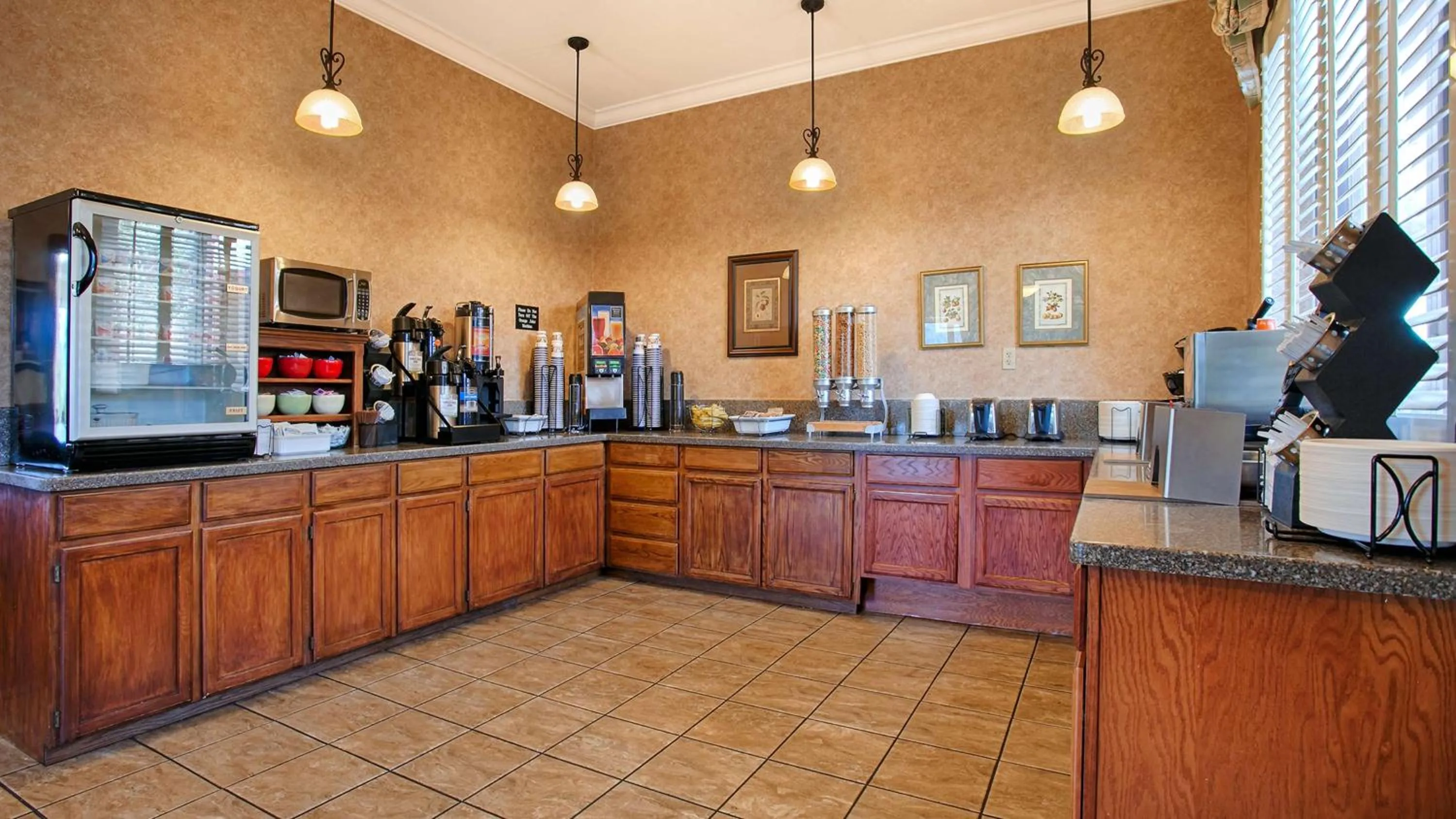 Restaurant/places to eat in Best Western Plus Humboldt House Inn