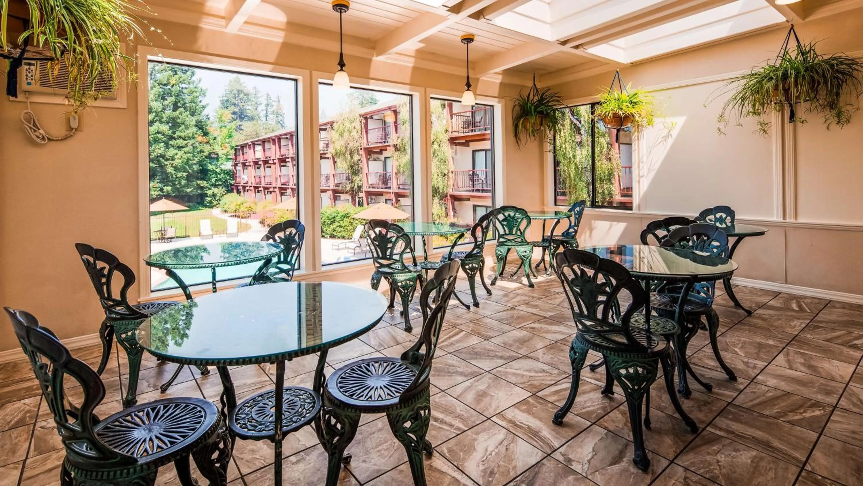 Restaurant/places to eat in Best Western Plus Humboldt House Inn