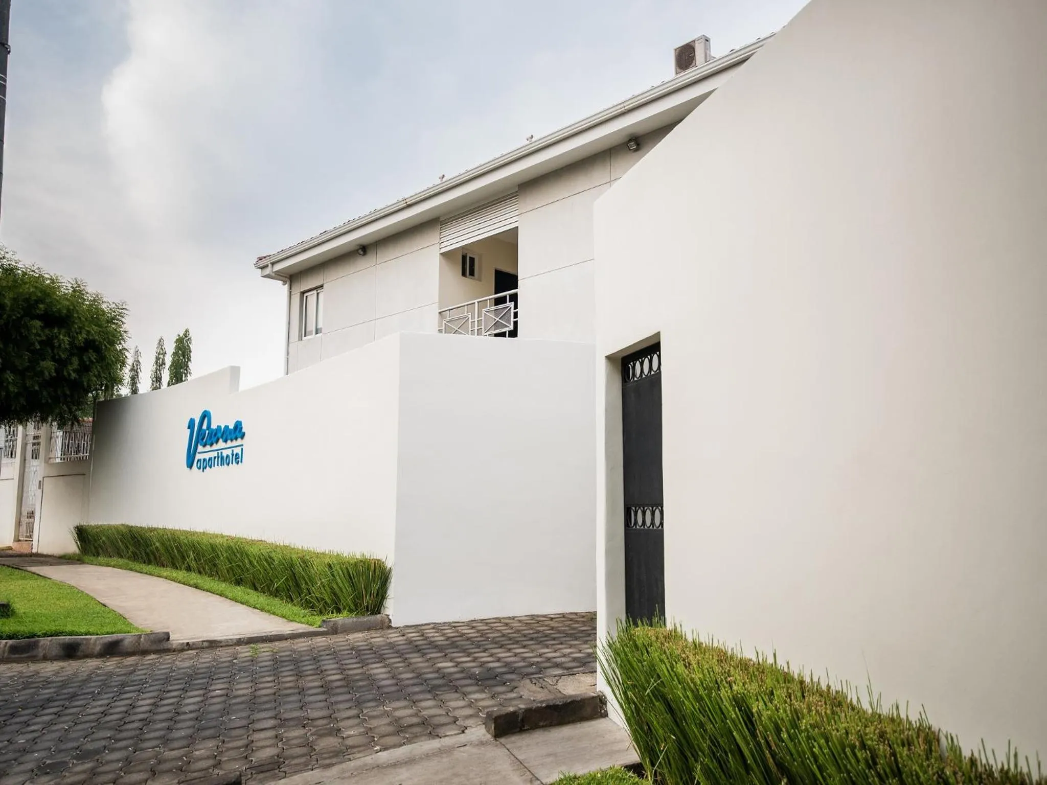 Facade/entrance in Verona ApartHotel