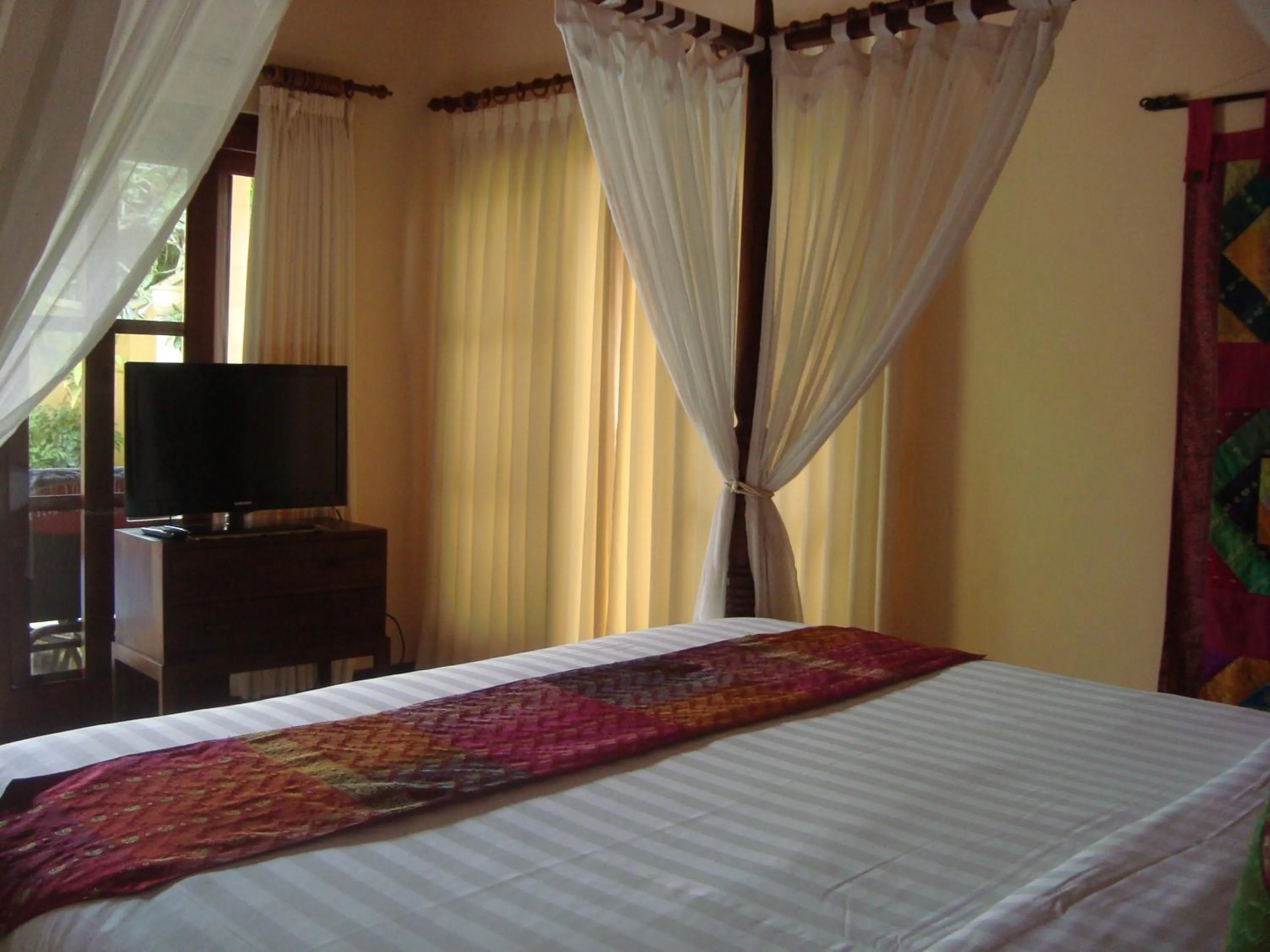 Bedroom, Bed in Bali Emerald Villas