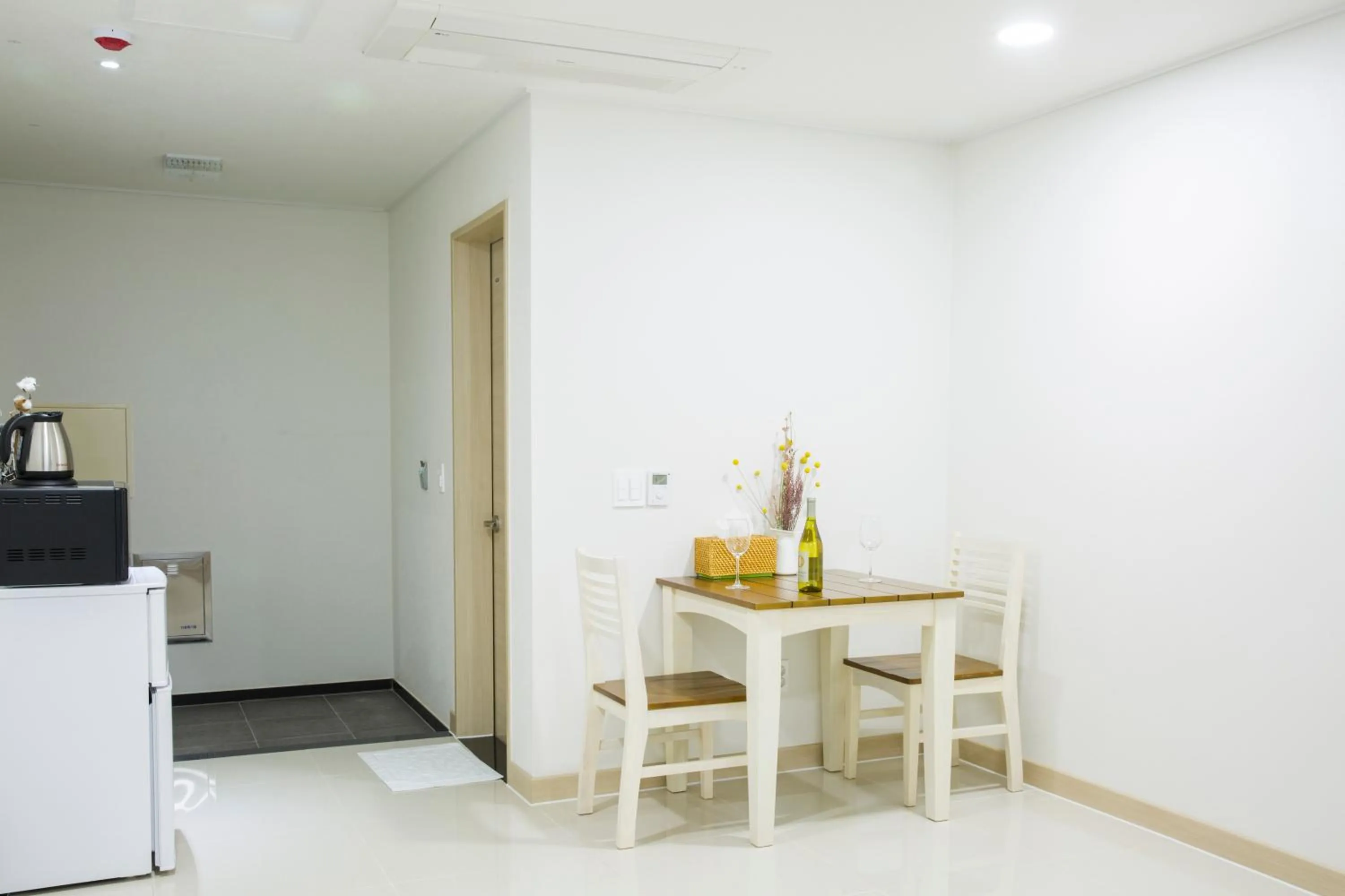 Dining area in J Raum Resort