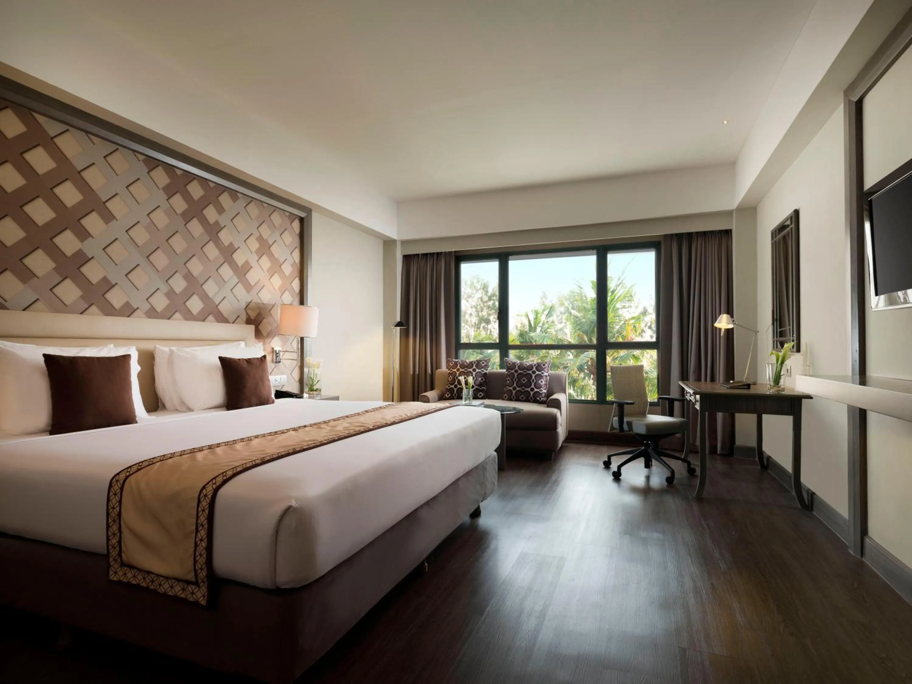 Bedroom, Bed in Melia Purosani Yogyakarta