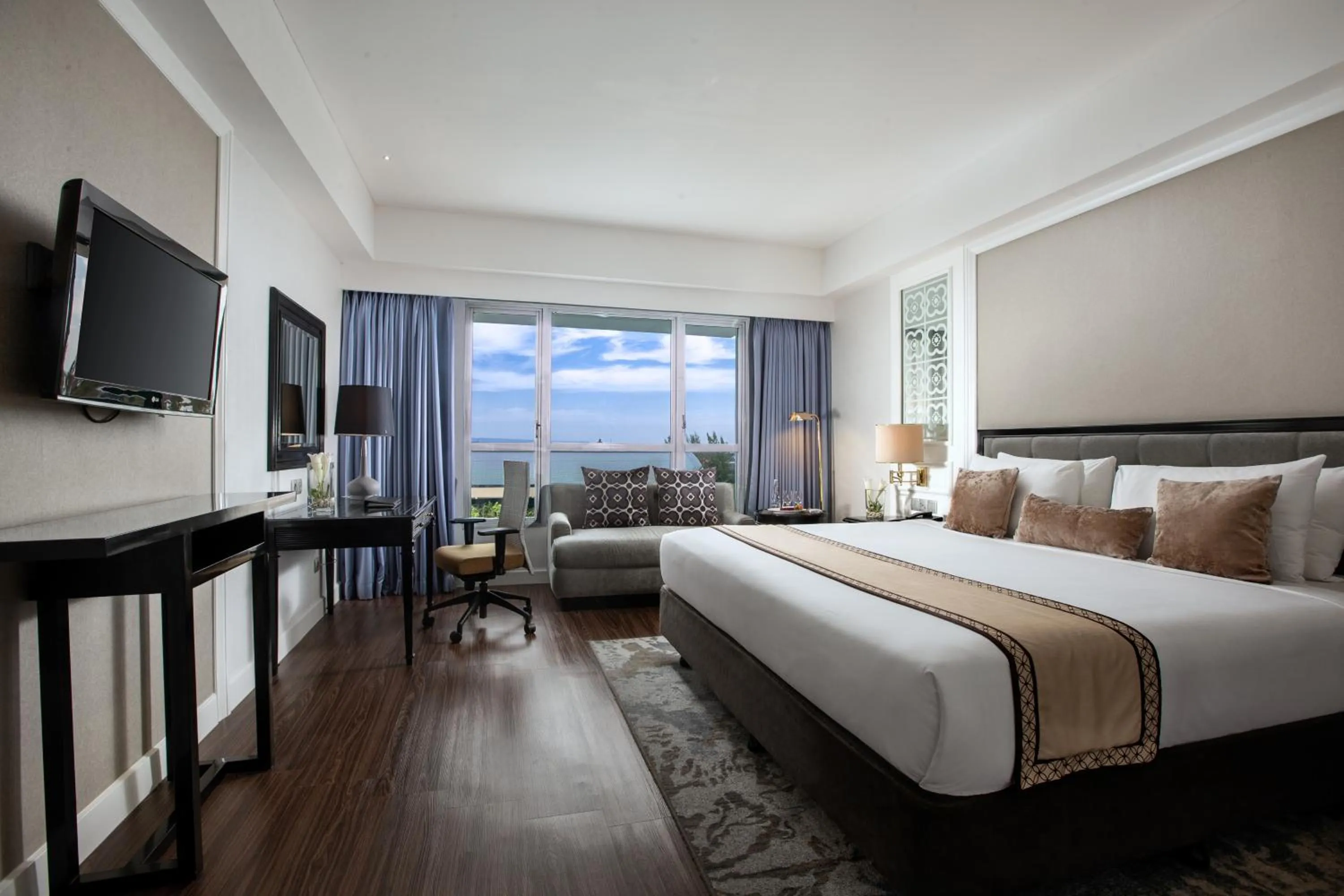 View (from property/room), Bed in Melia Purosani Yogyakarta