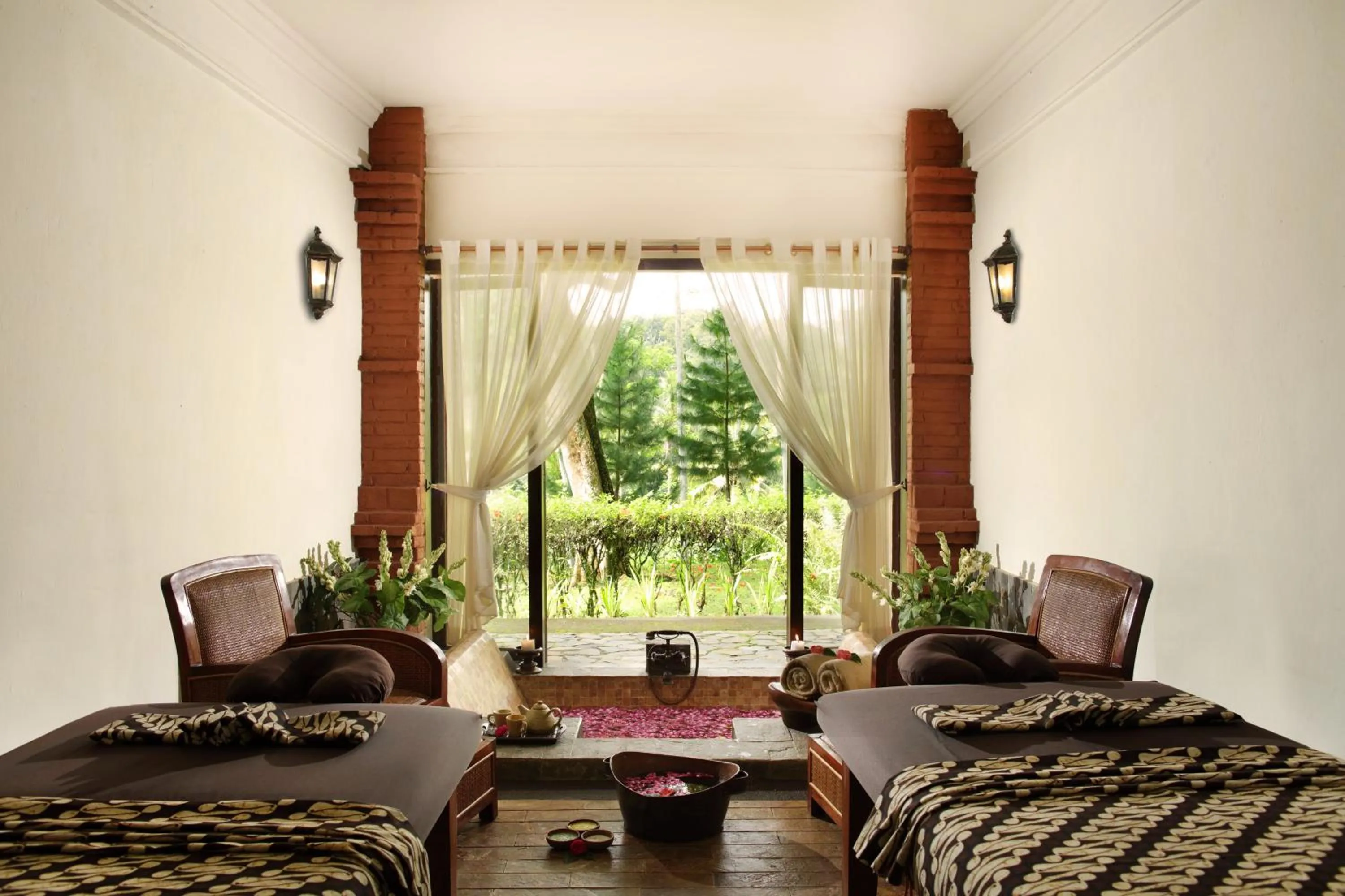 Spa and wellness centre/facilities, Bed in MesaStila Resort and Spa