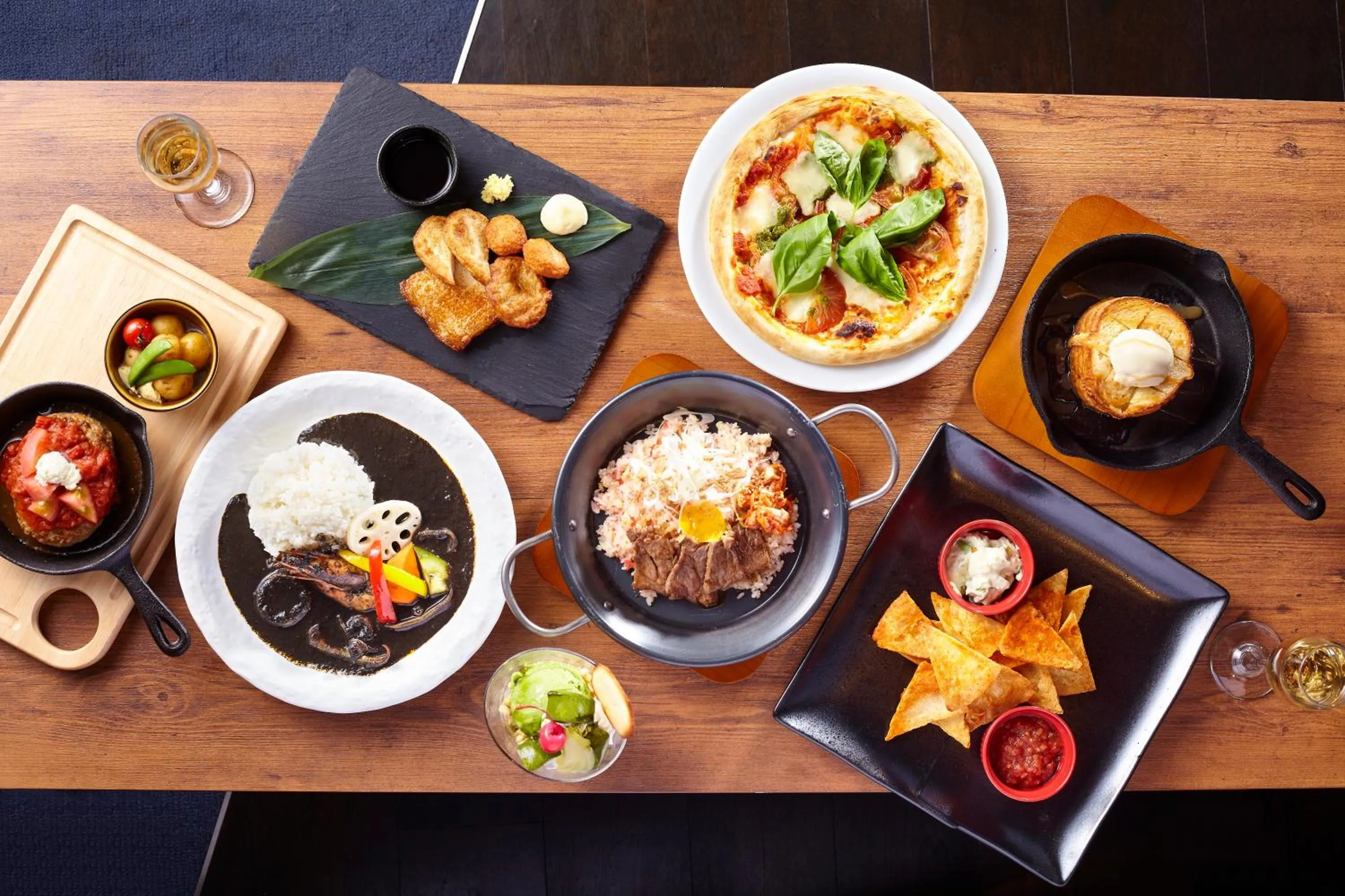 Restaurant/places to eat in HOTEL LOVE