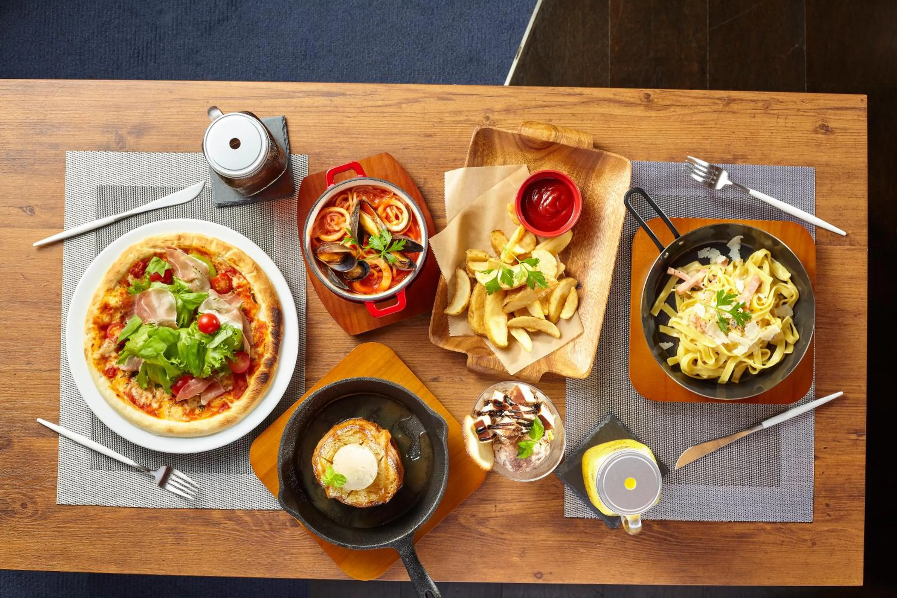 Restaurant/places to eat in HOTEL LOVE