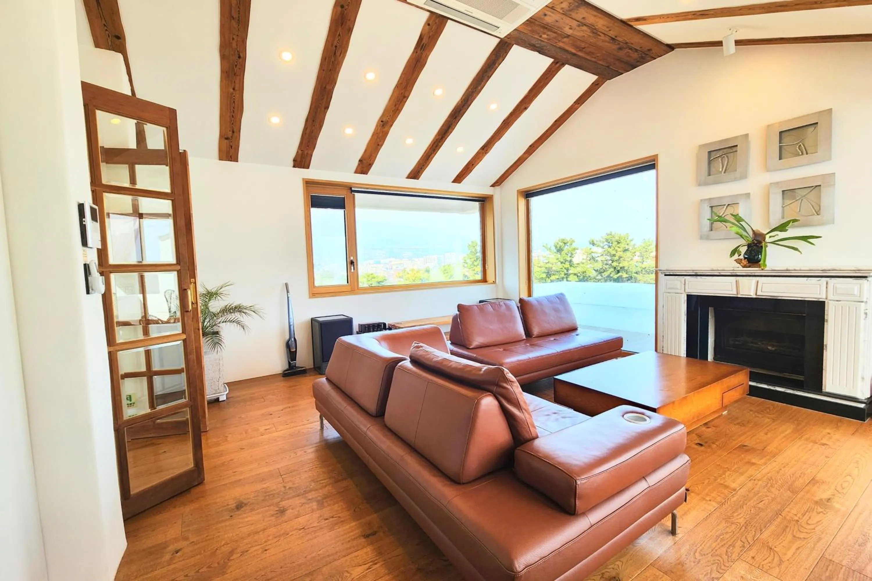 Living room in Palm Tree Villa