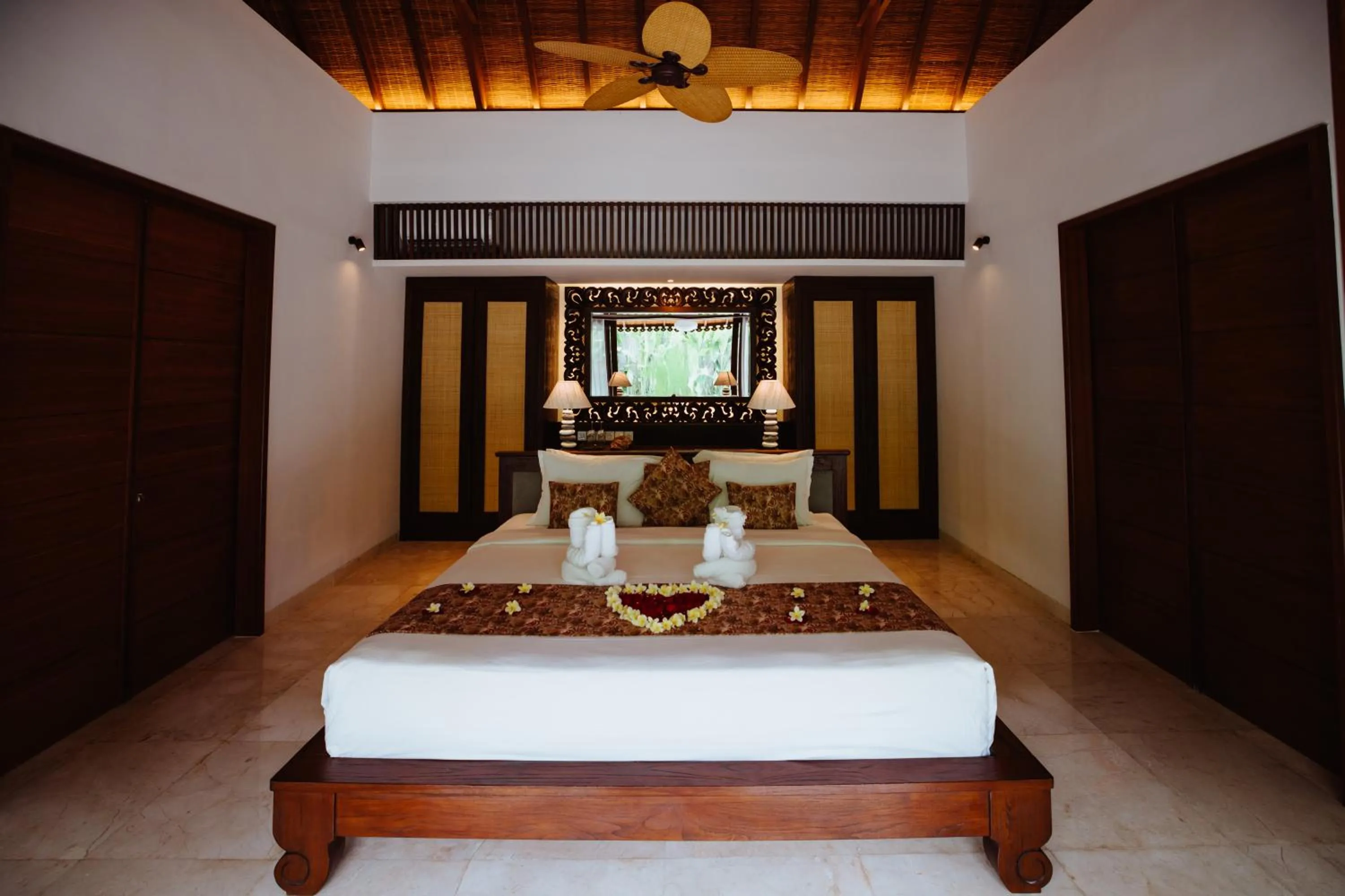 Bed in Aria Exclusive Villas & SPA