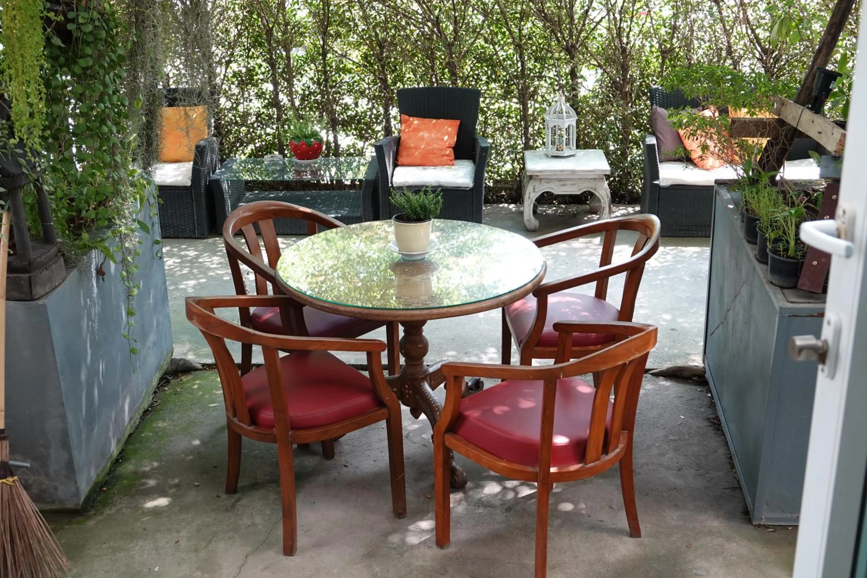 Restaurant/places to eat in ibeyond Apartment Romklao Suvarnabhumi