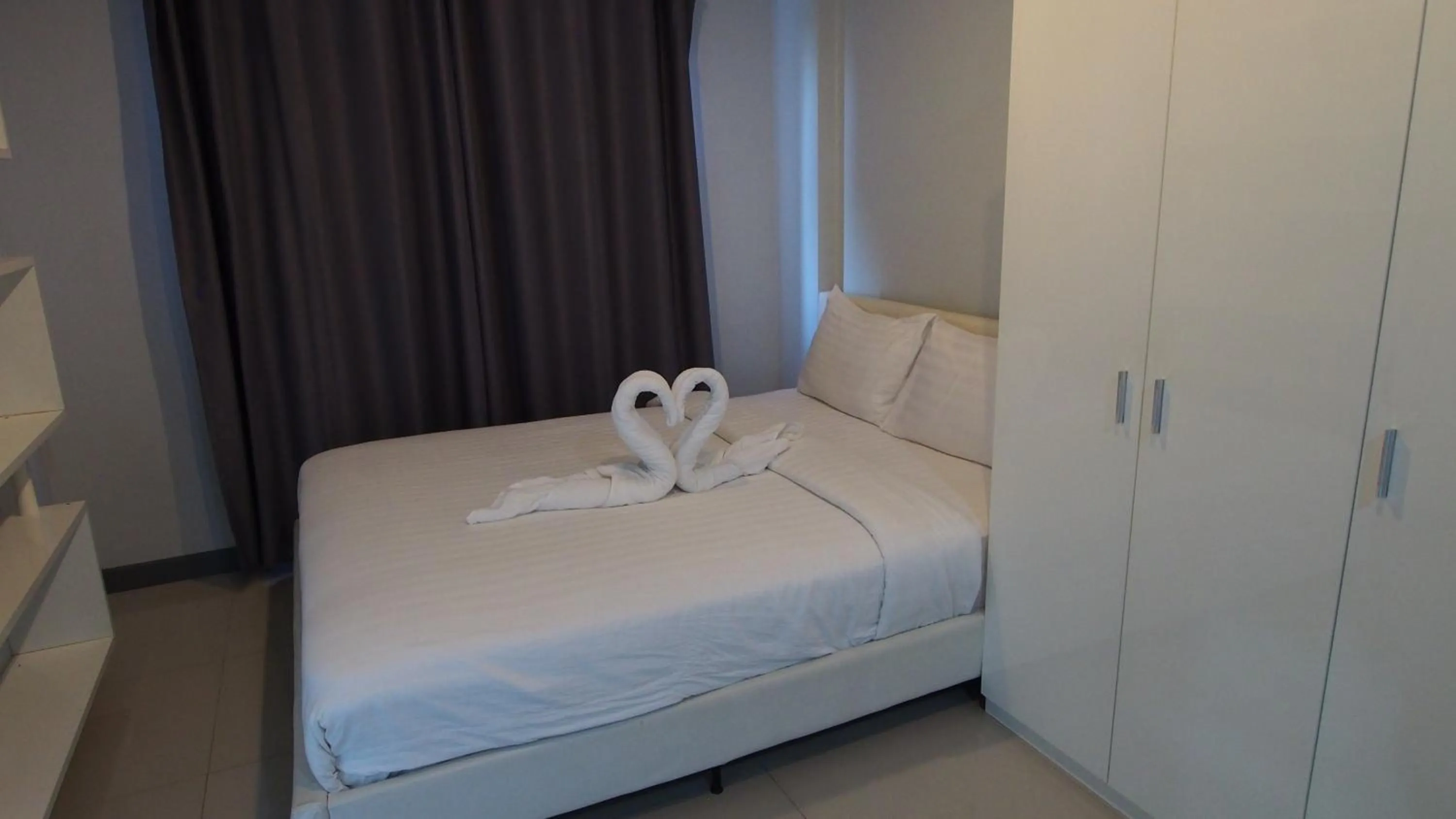 Property building, Bed in ibeyond Apartment Romklao Suvarnabhumi
