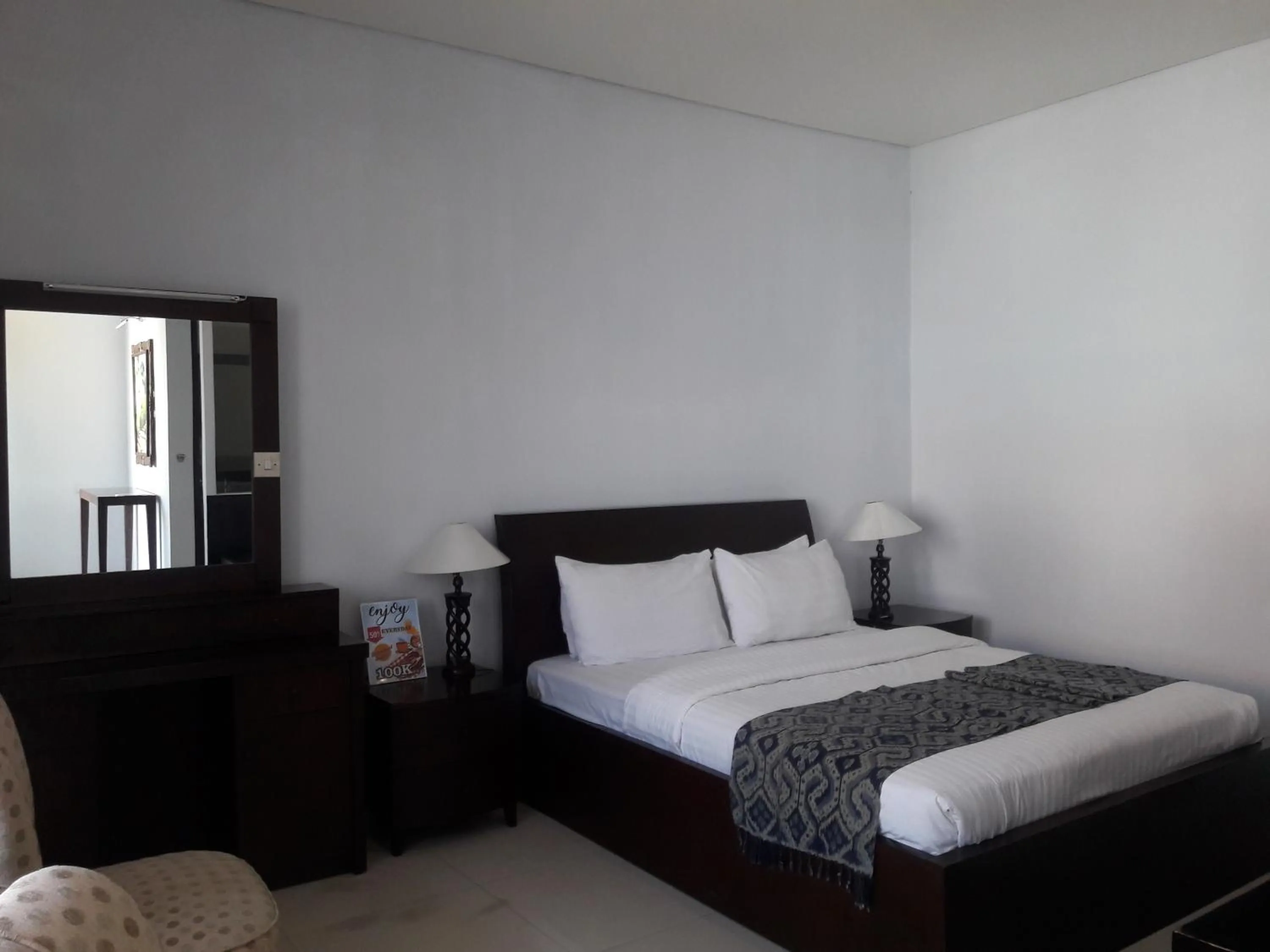 Bed in The Radiant Hotel