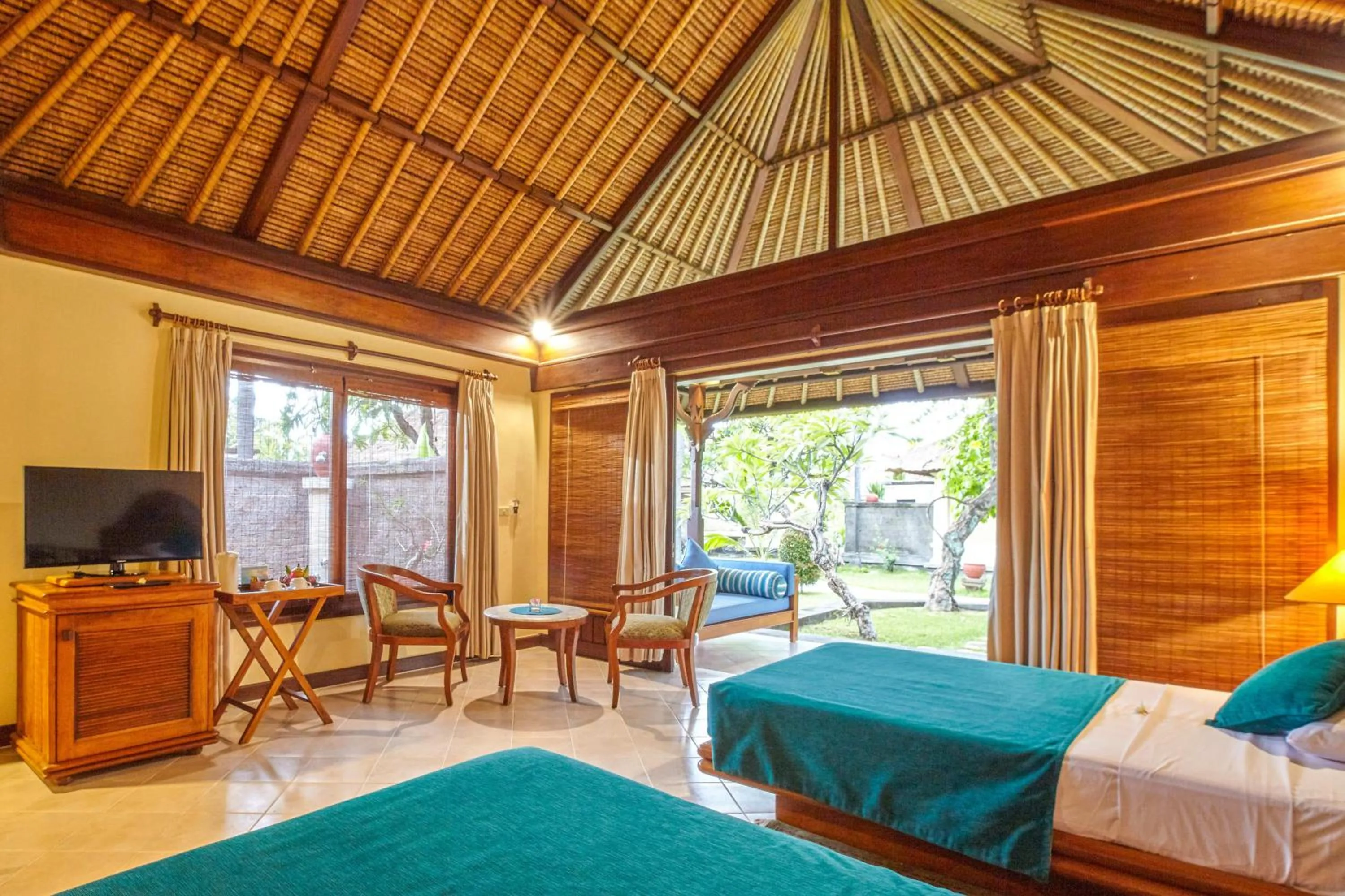 Bed in Puri Bagus Lovina