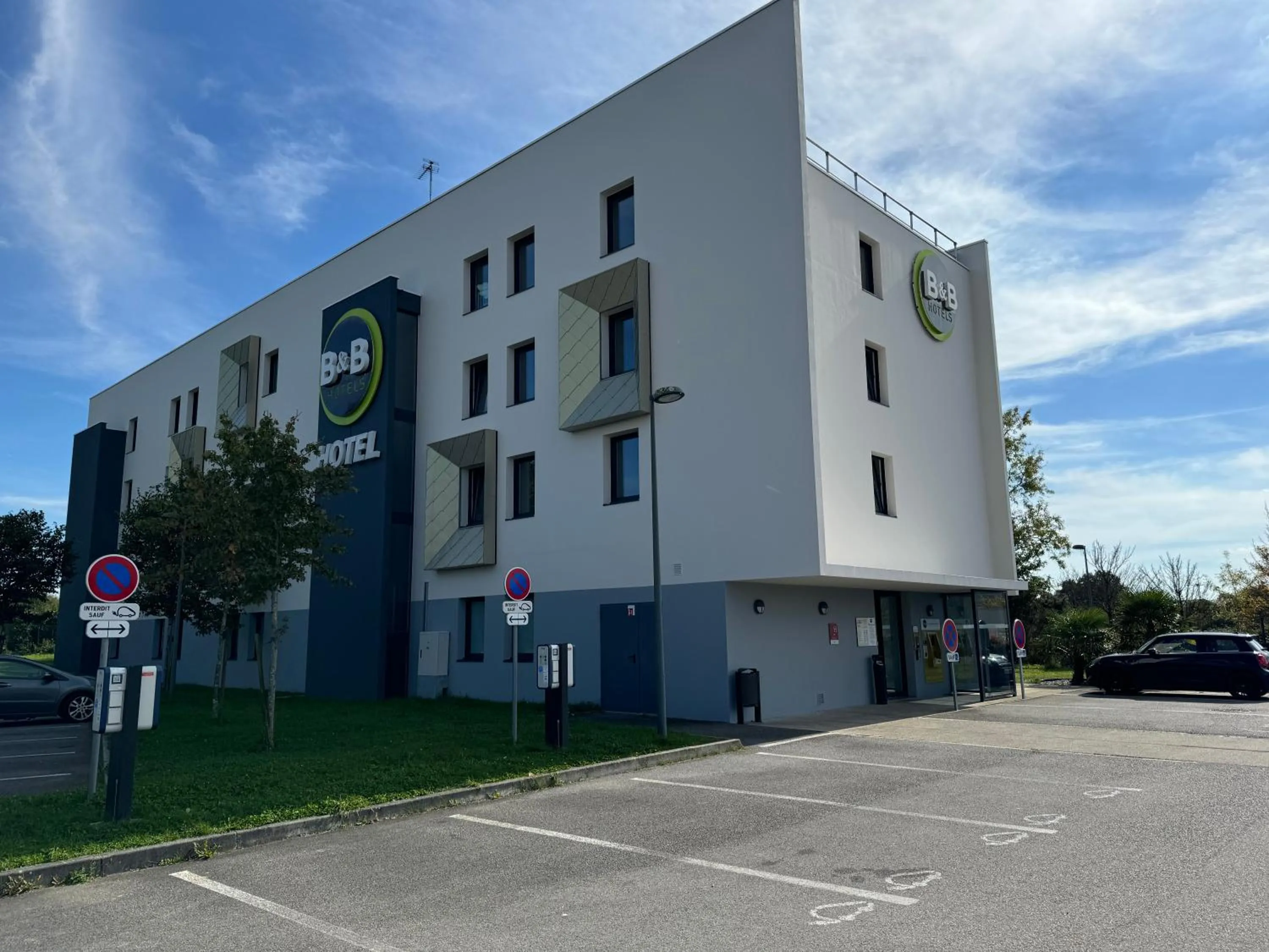 Property building in B&B HOTEL Nantes Savenay