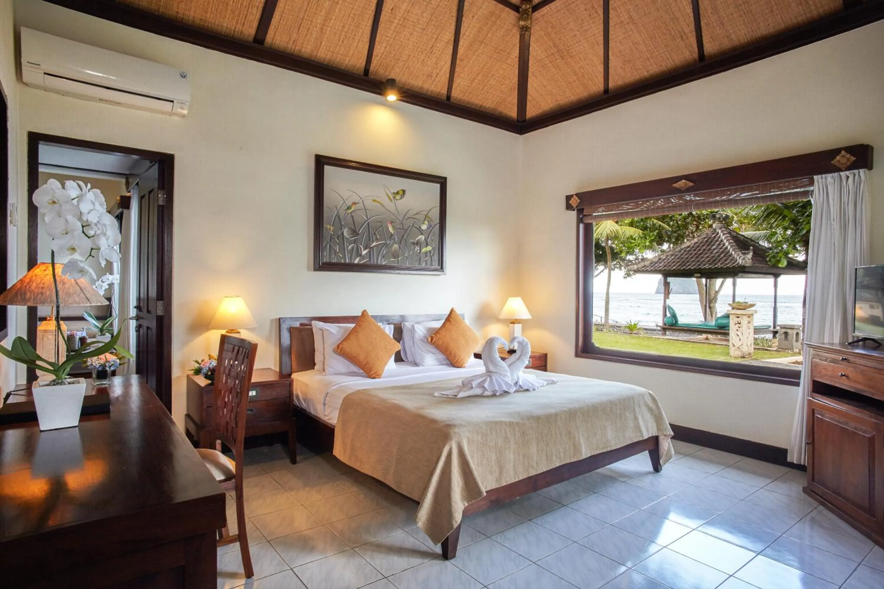 TV and multimedia, Bed in Puri Bagus Candidasa