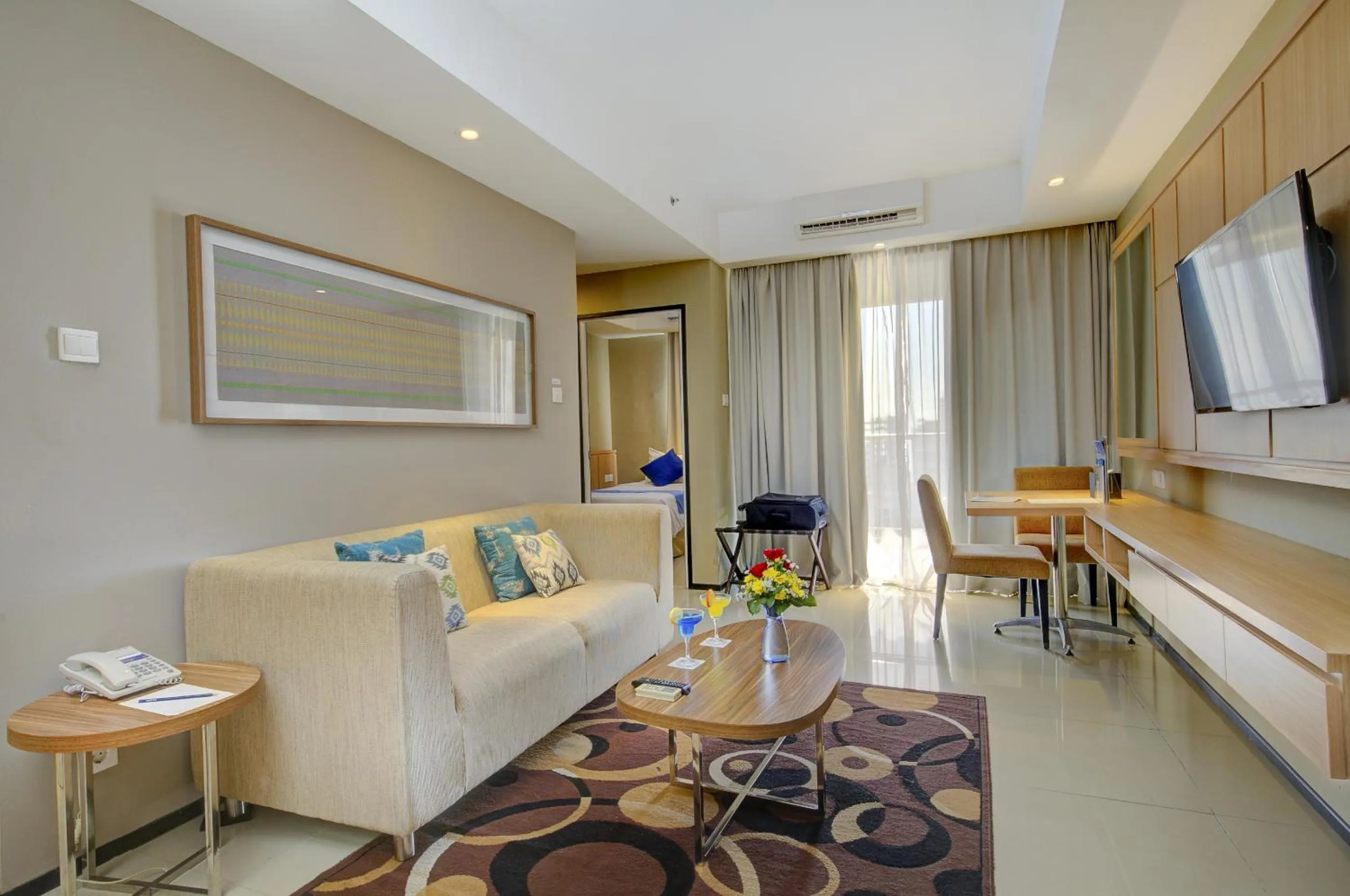 Living room in Golden Tulip Balikpapan Hotel & Suites