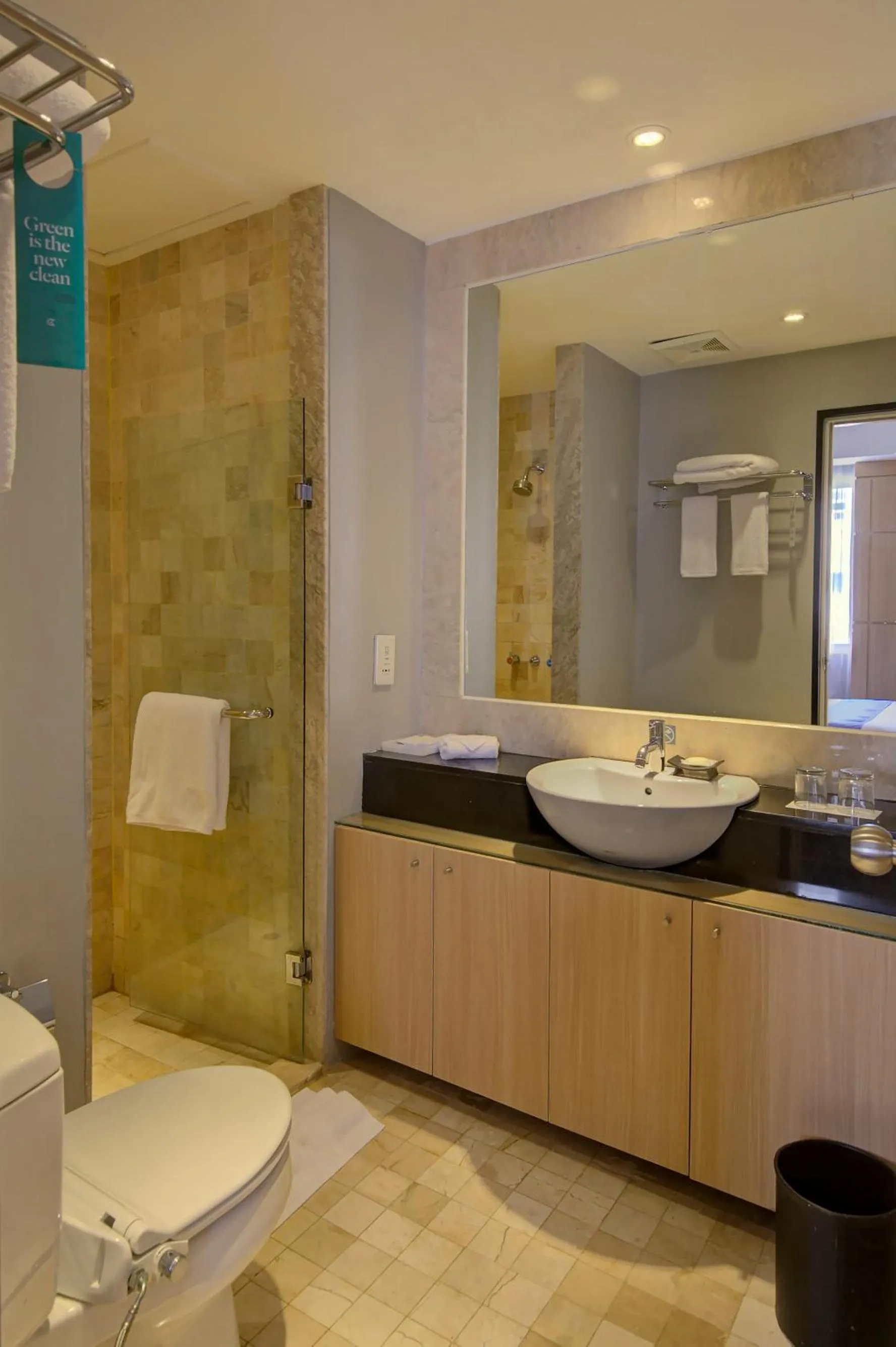 Shower in Golden Tulip Balikpapan Hotel & Suites