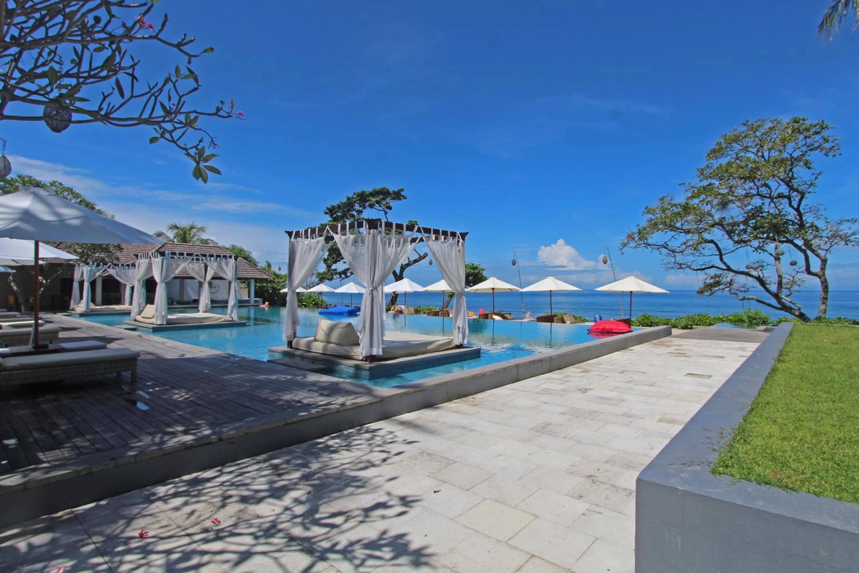 Swimming pool in Holiday Resort Lombok