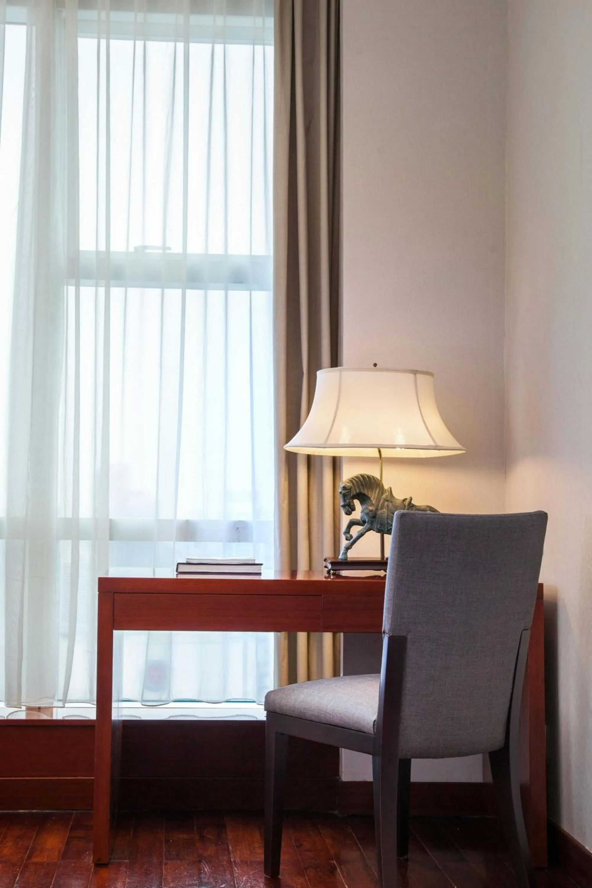 Photo of the whole room in The Mayflower, Jakarta-Marriott Executive Apartments