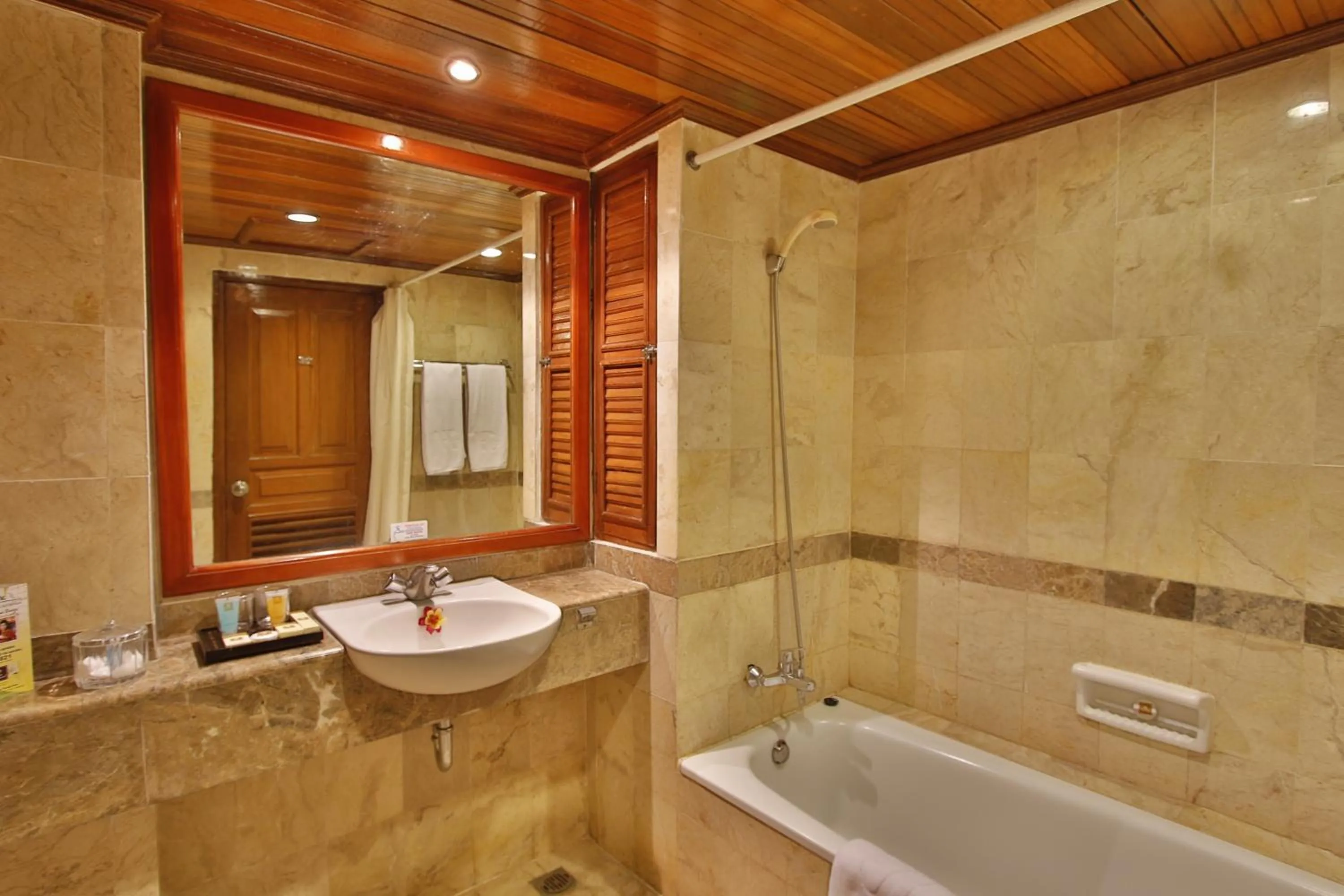 Bathroom in Jayakarta Hotel Lombok