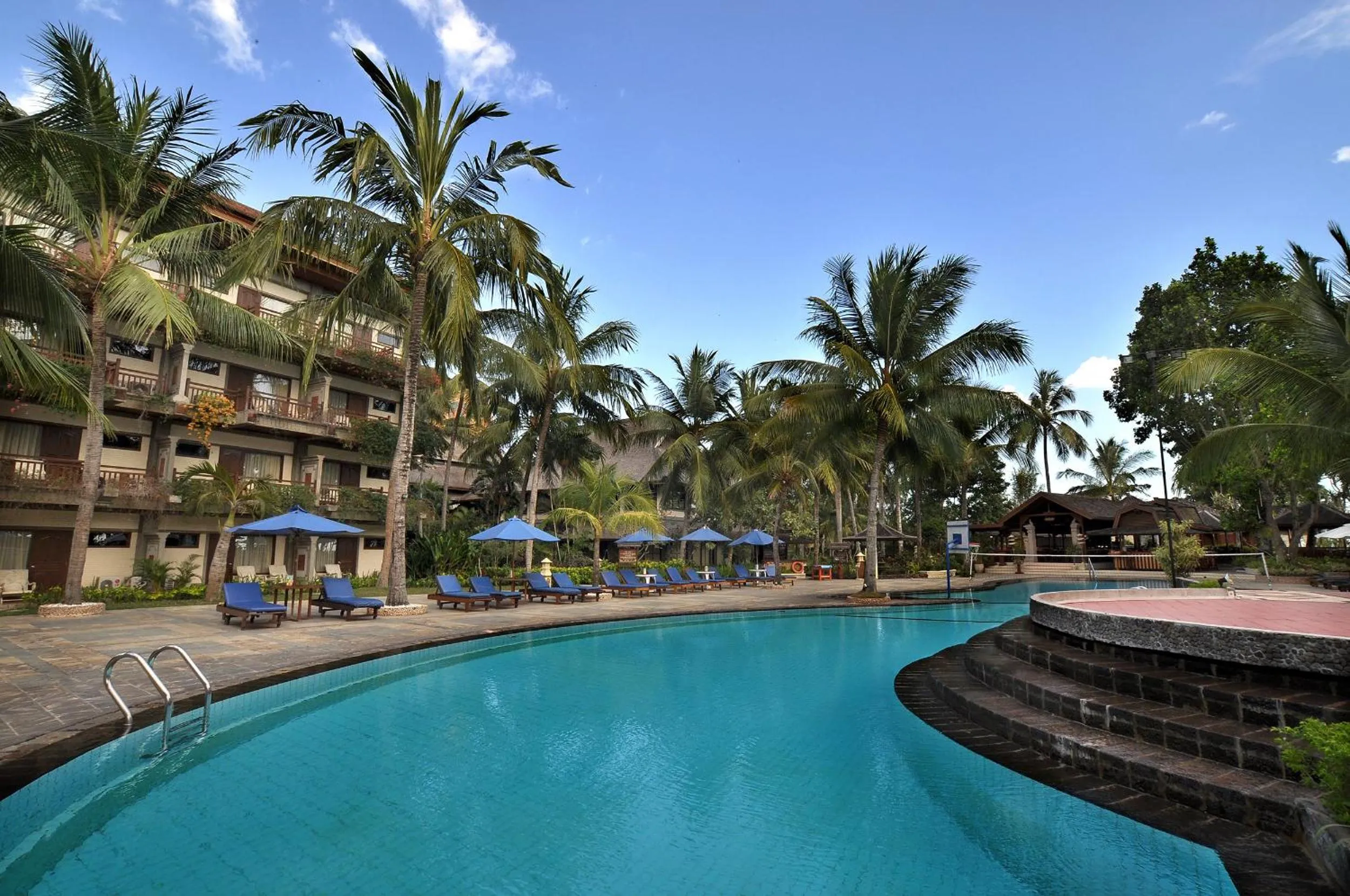Swimming pool in Jayakarta Hotel Lombok