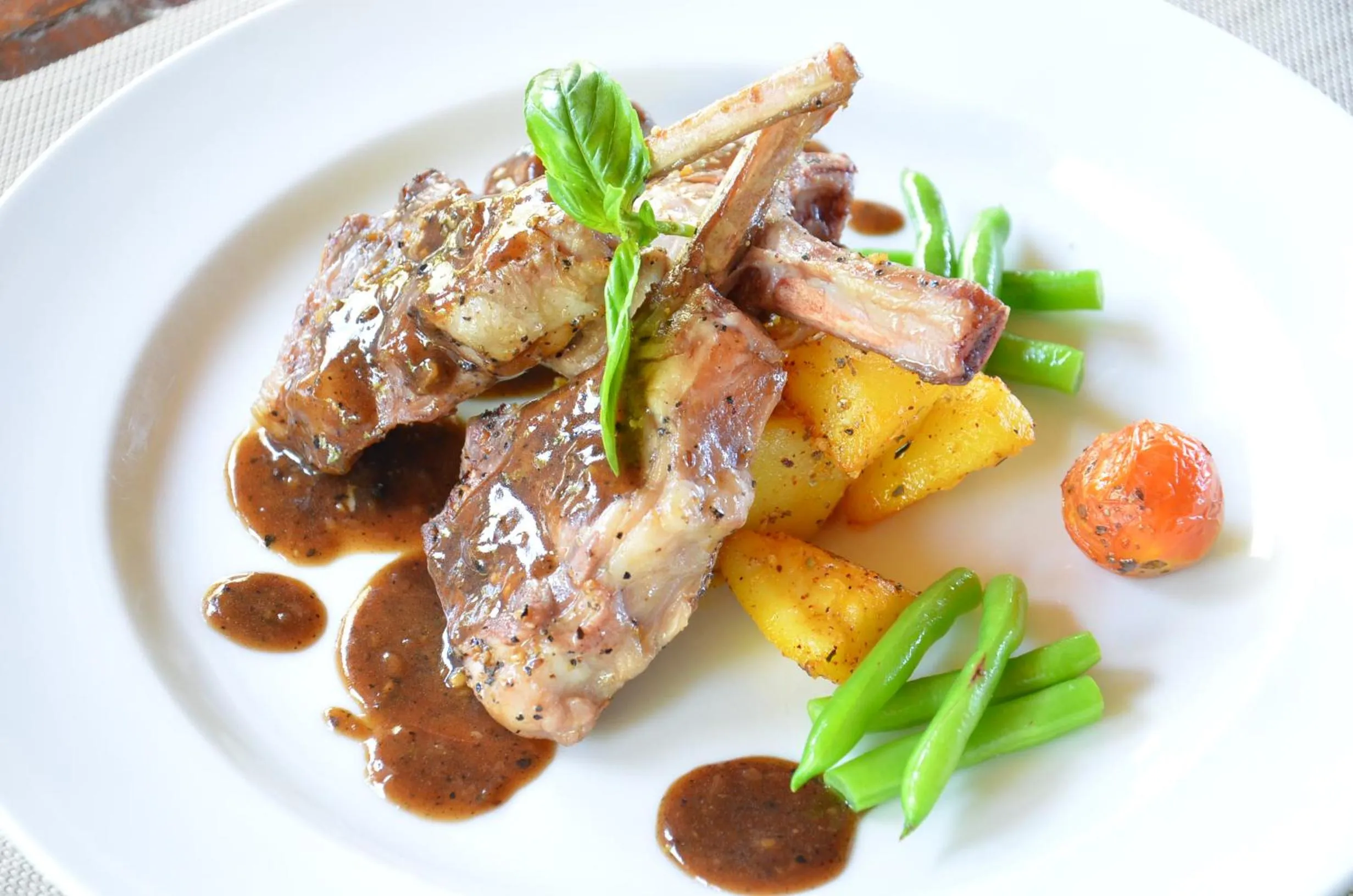 Restaurant/places to eat in Pool Villa Merumatta Senggigi