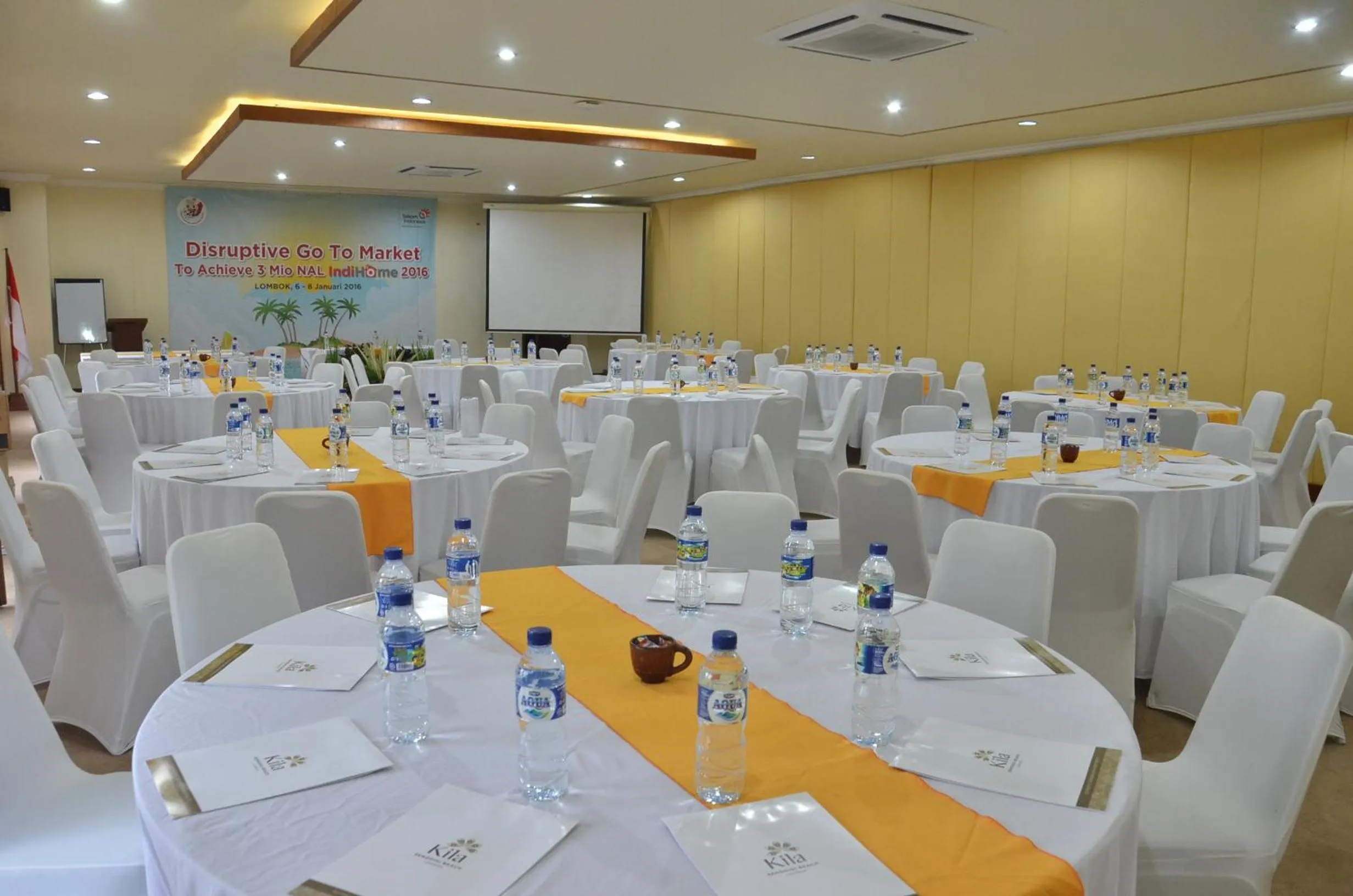 Business facilities in Pool Villa Merumatta Senggigi