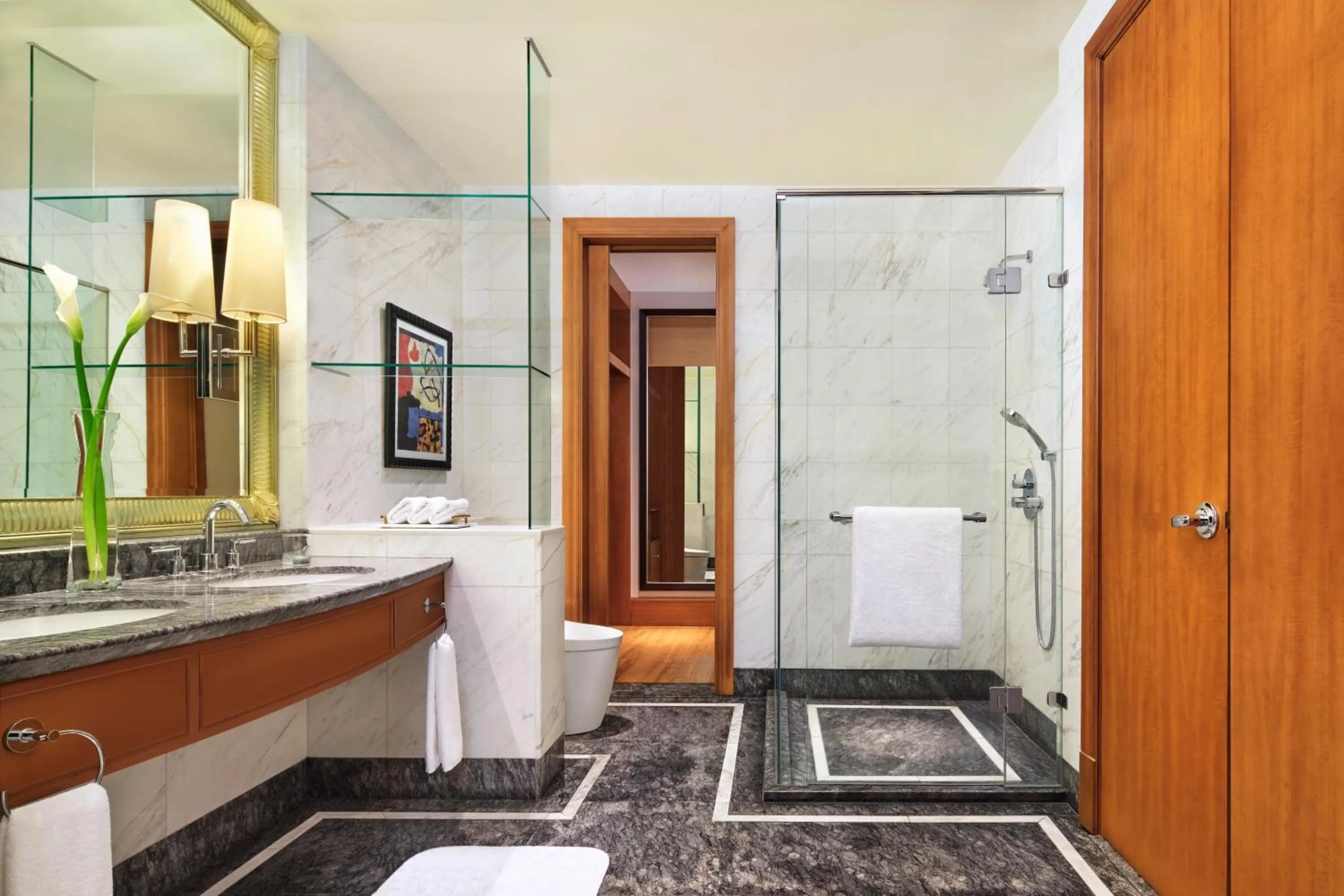 Shower in The Ritz-Carlton Jakarta, Mega Kuningan