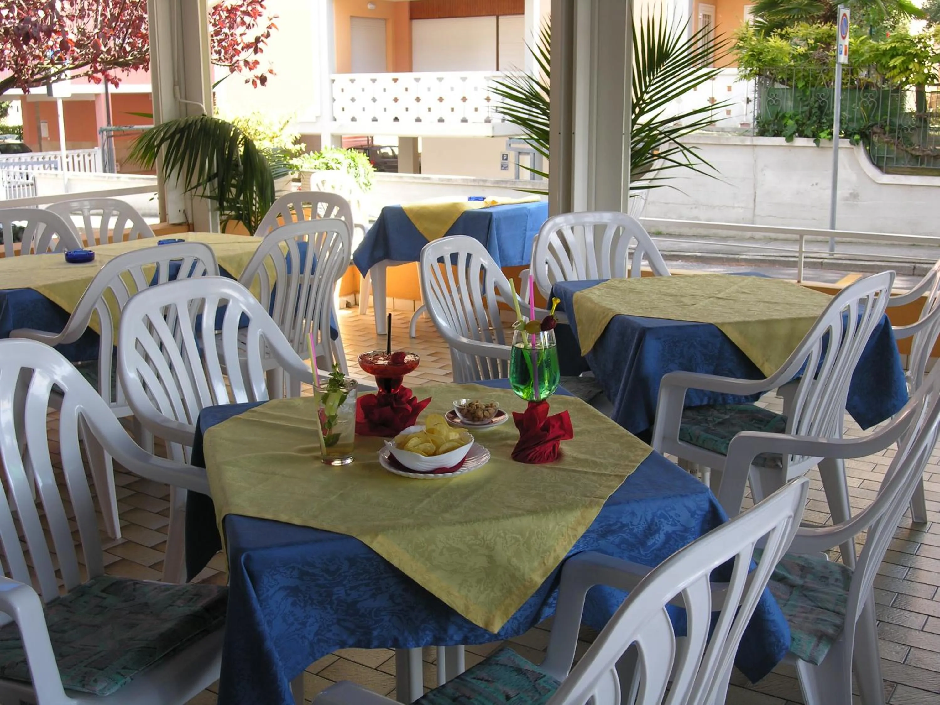 Restaurant/places to eat in Hotel Garni Tahiti
