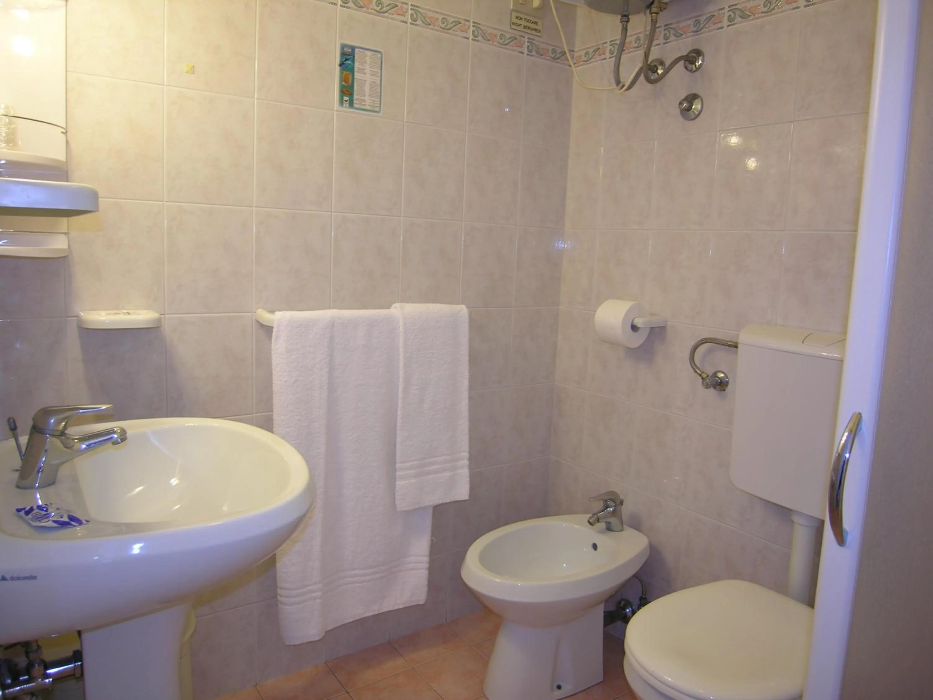 Bathroom in Hotel Garni Tahiti