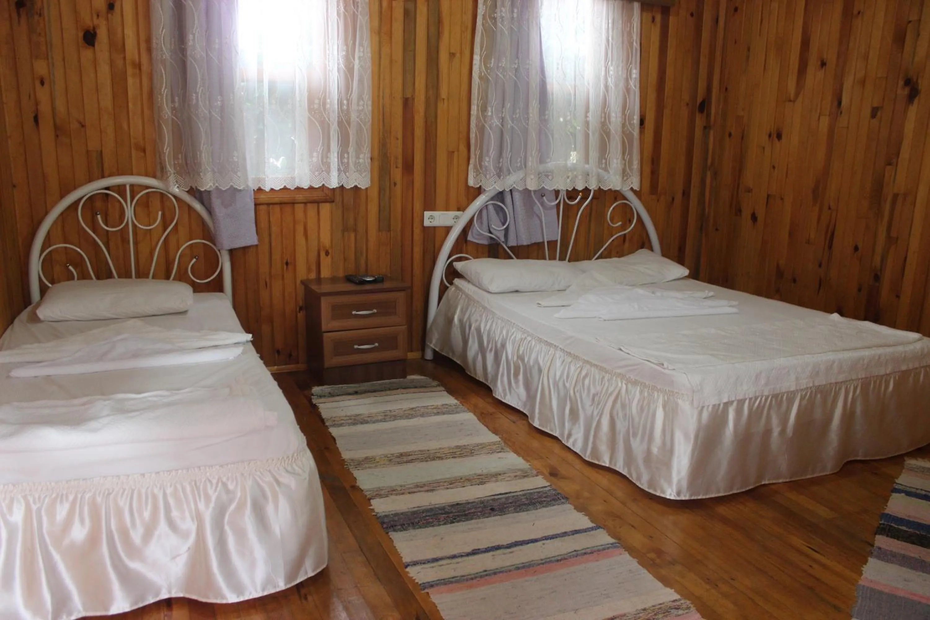 Photo of the whole room, Bed in Alibaba Pension