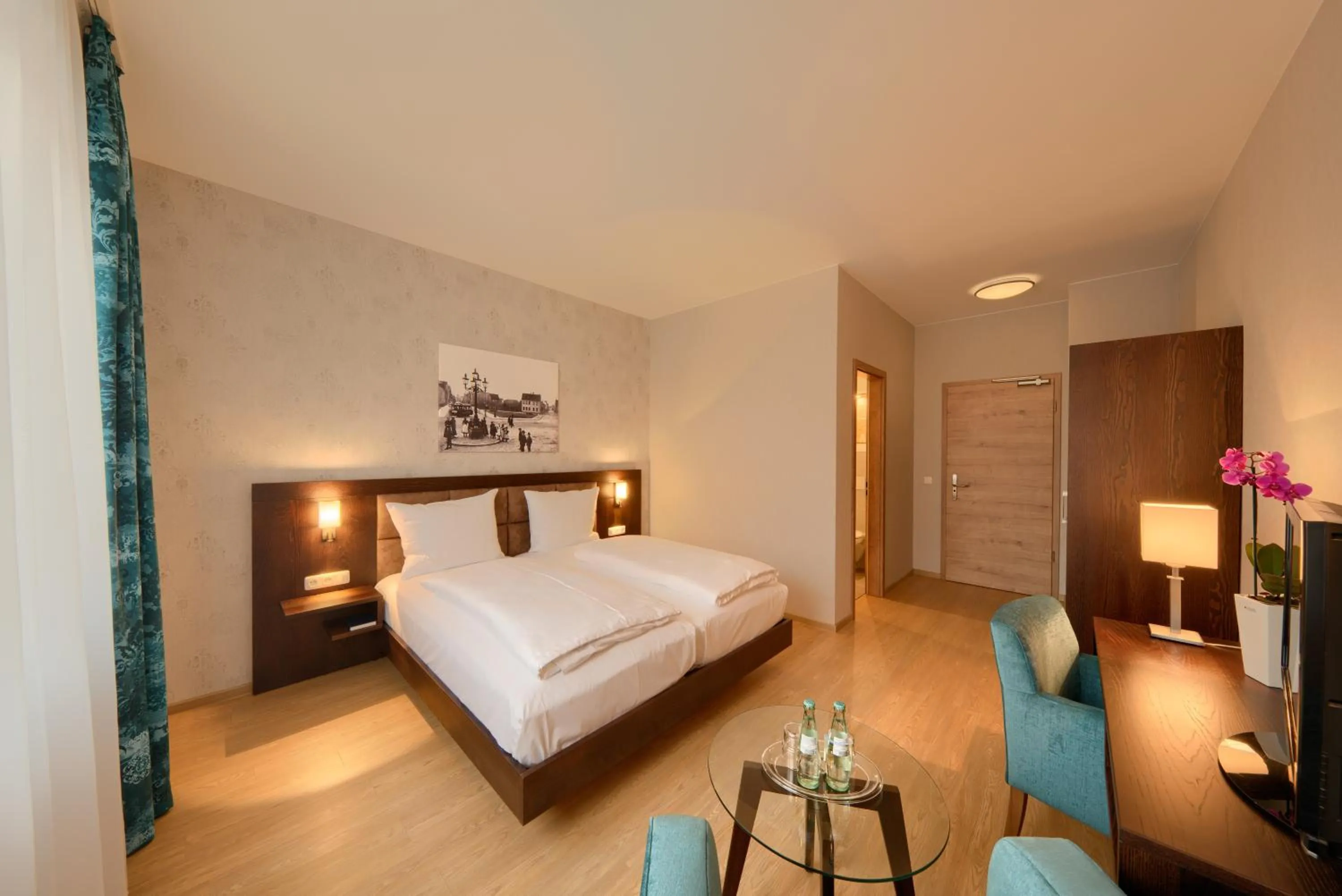 Photo of the whole room, Bed in Brauhaus Zum Löwen