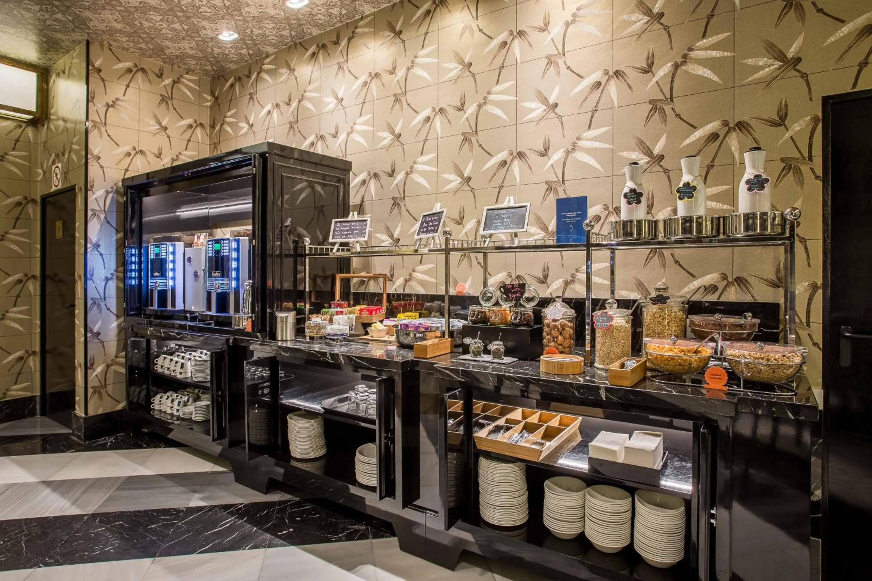 Breakfast in Room Mate Anna, Barcelona