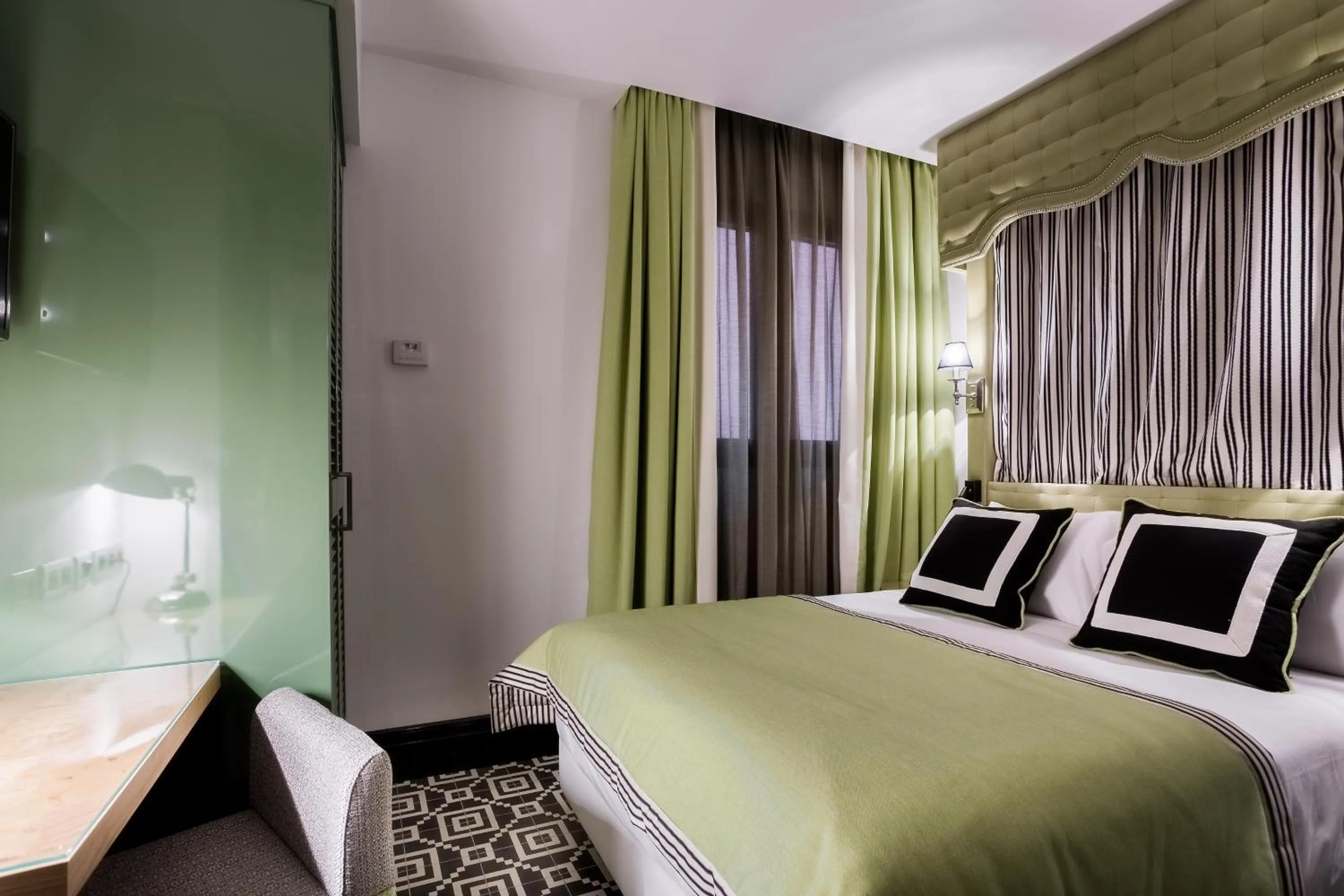 Photo of the whole room, Bed in Room Mate Anna, Barcelona