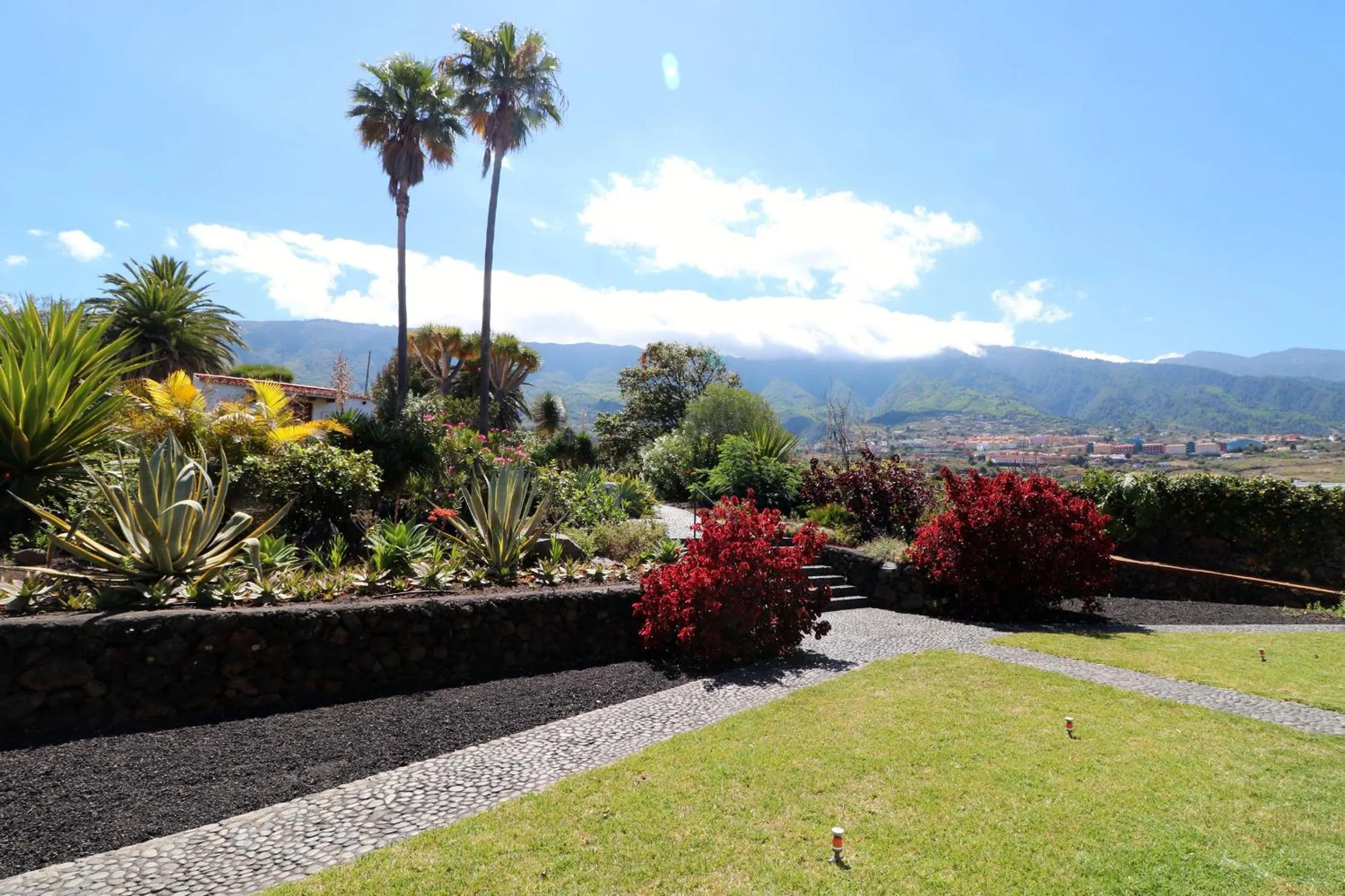 Spring in Apartamentos Miranda