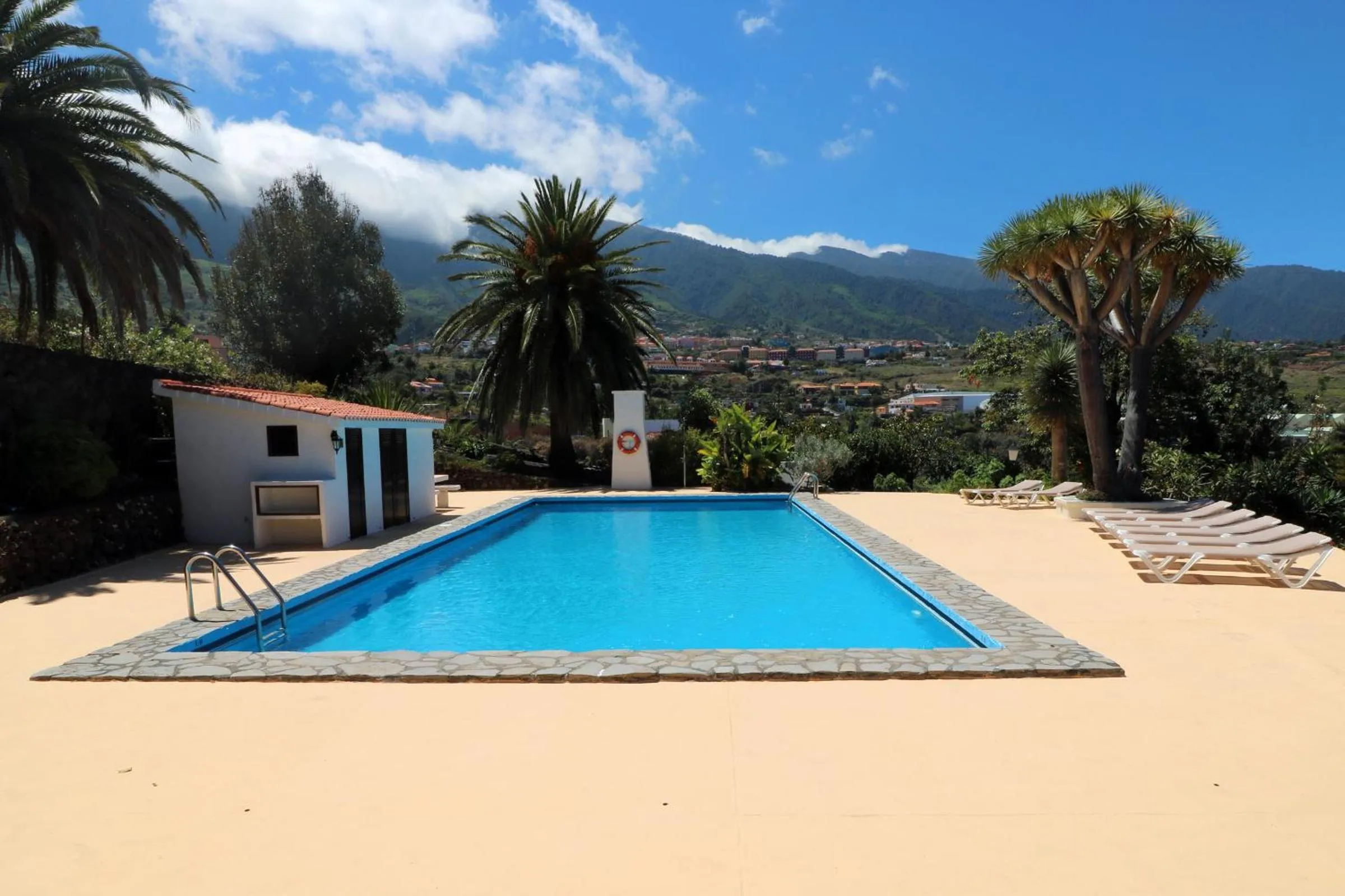 Spring in Apartamentos Miranda