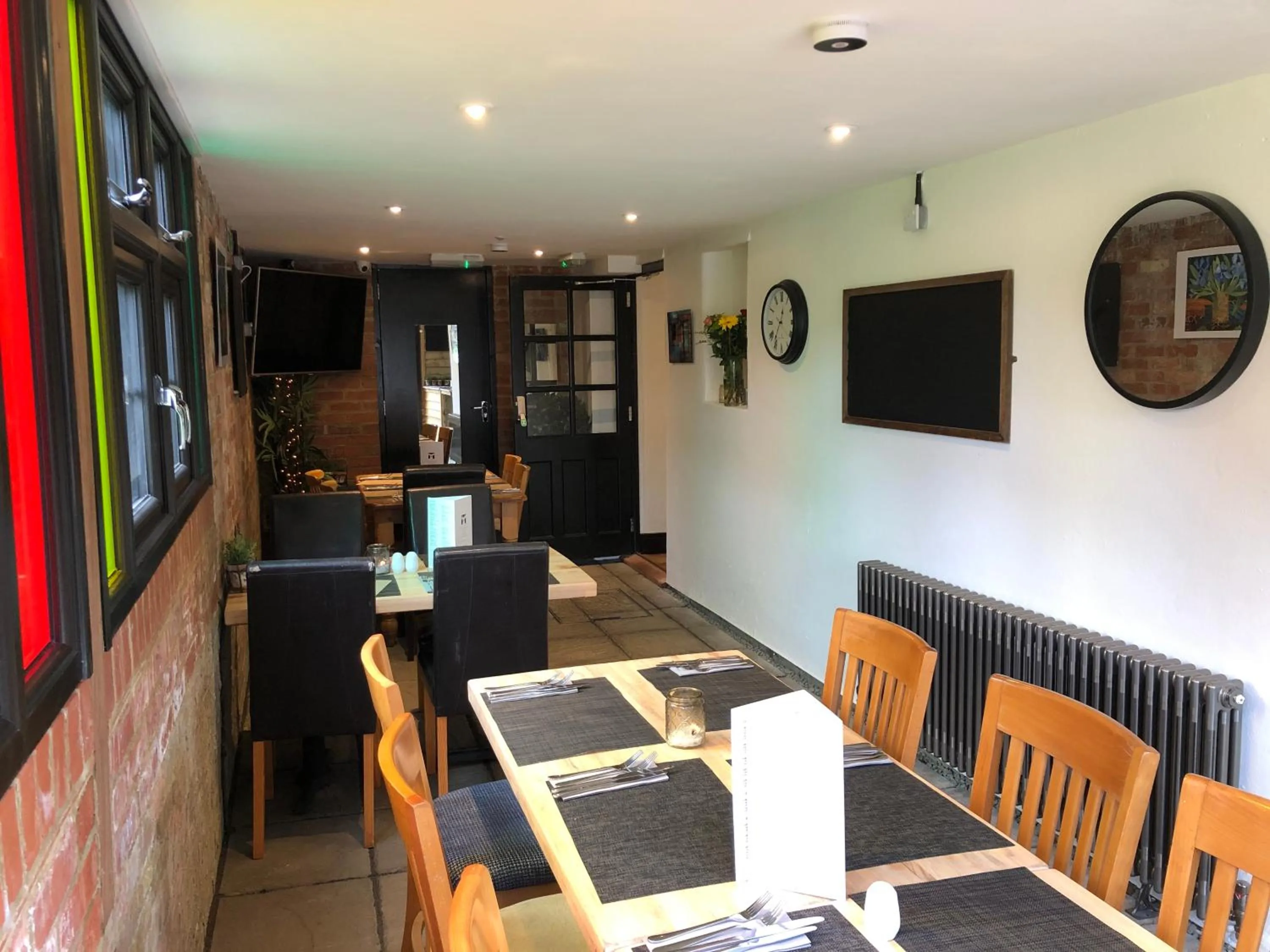 Restaurant/places to eat in The White Hart