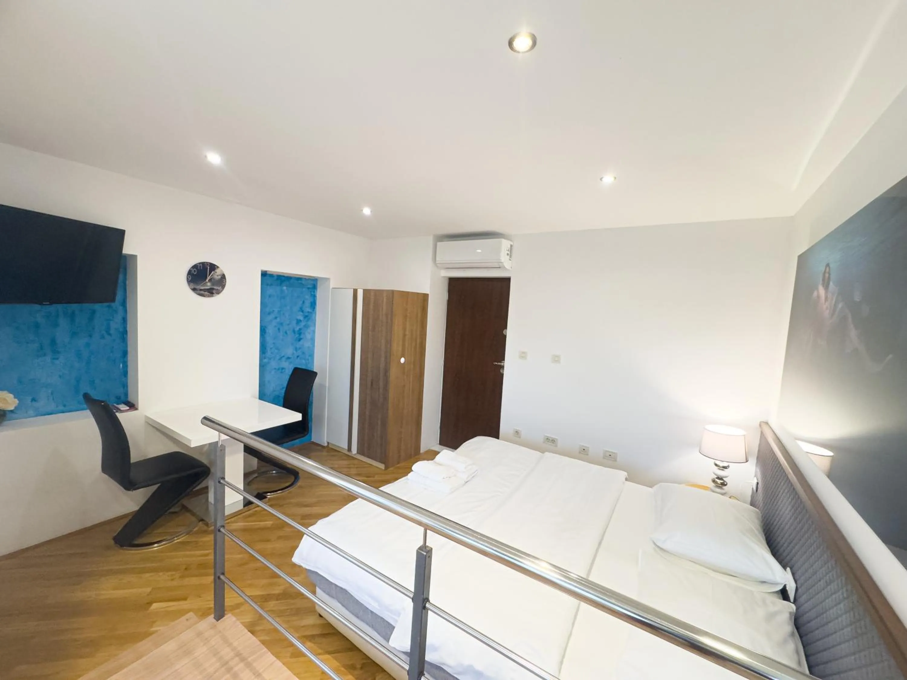 Bed in Dreams Apartment Bacvice