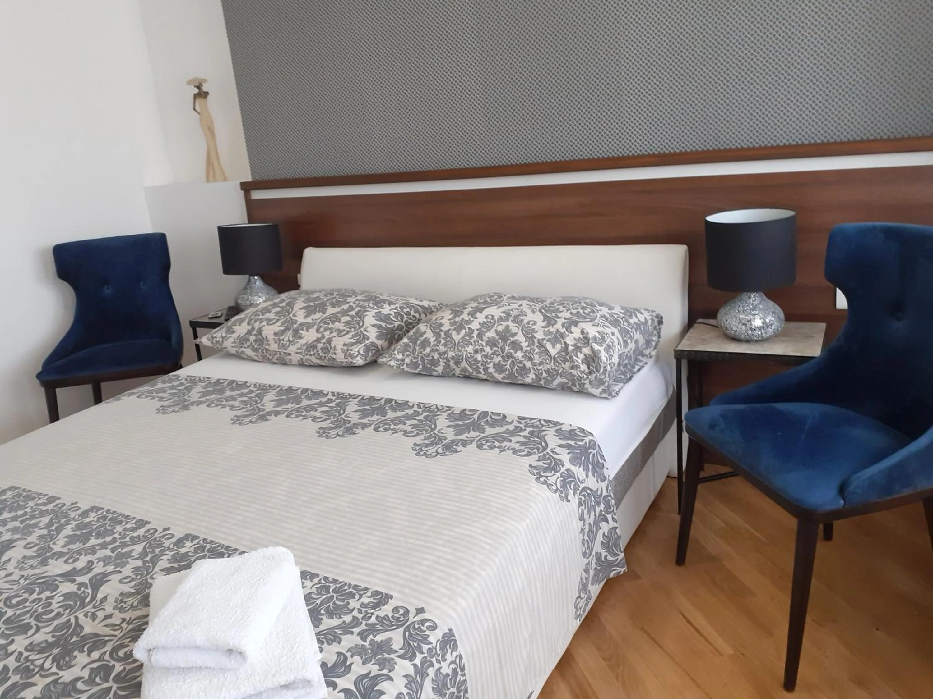 Bedroom, Bed in Dreams Apartment Bacvice