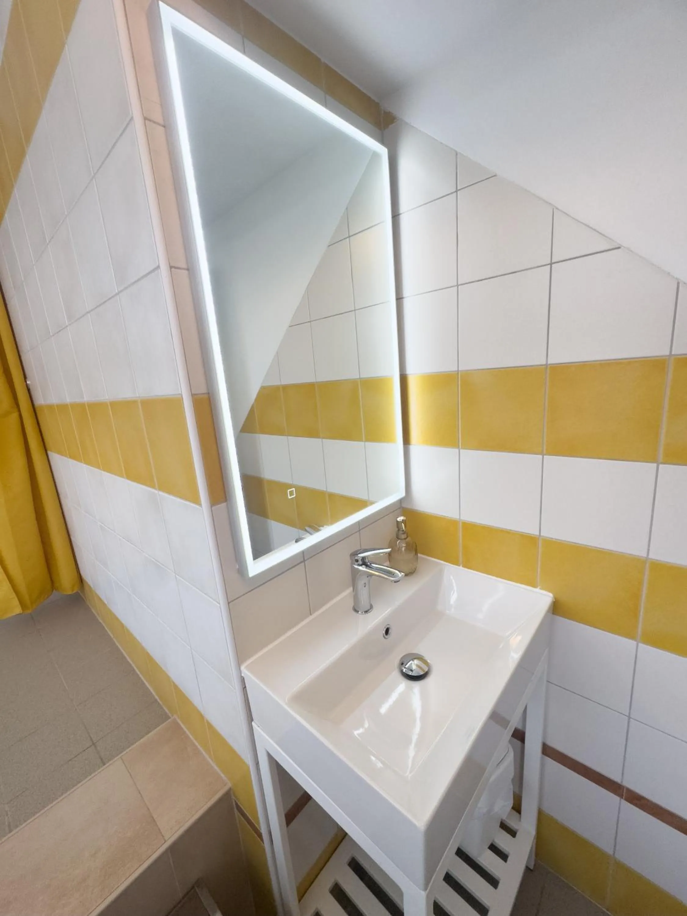 Bathroom in Dreams Apartment Bacvice