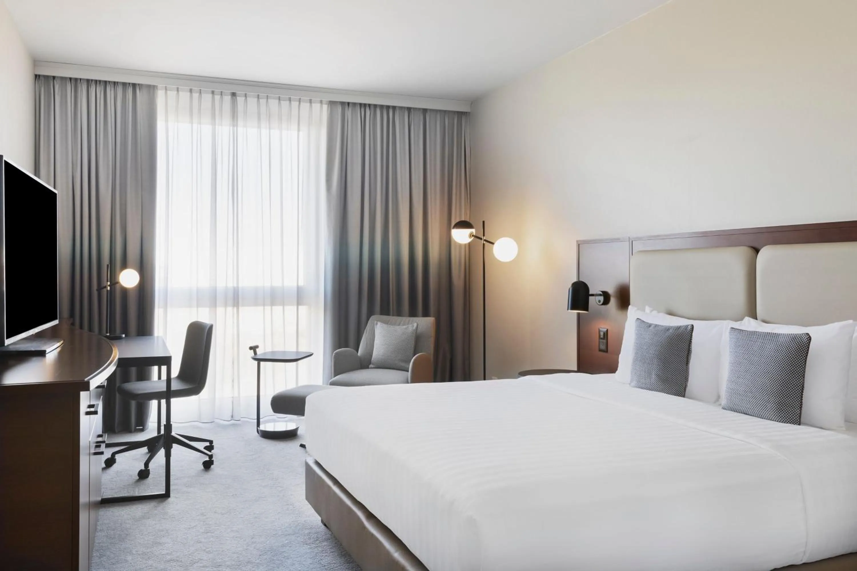 Photo of the whole room, Bed in Courtyard by Marriott Basel