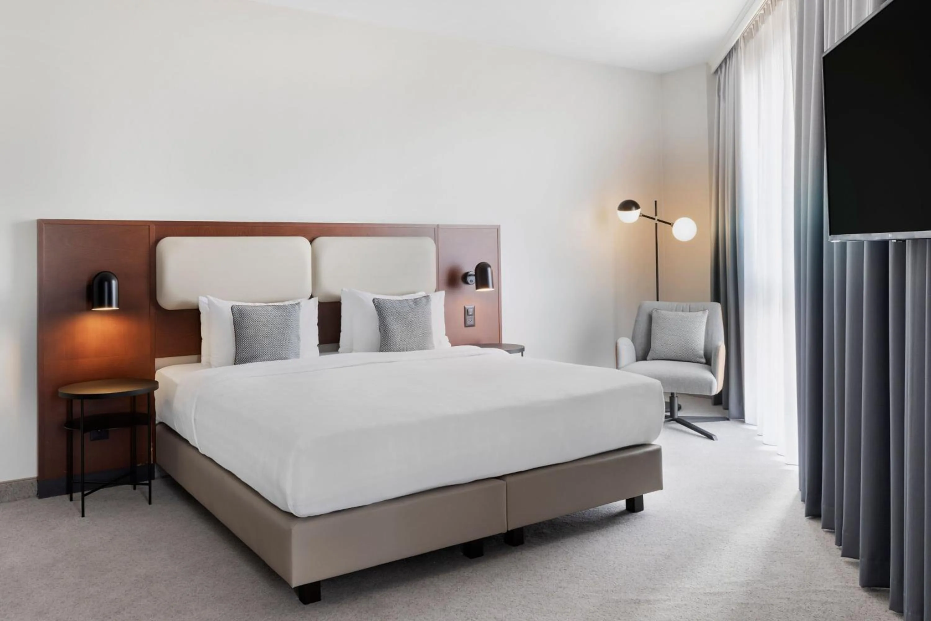 Bedroom, Bed in Courtyard by Marriott Basel