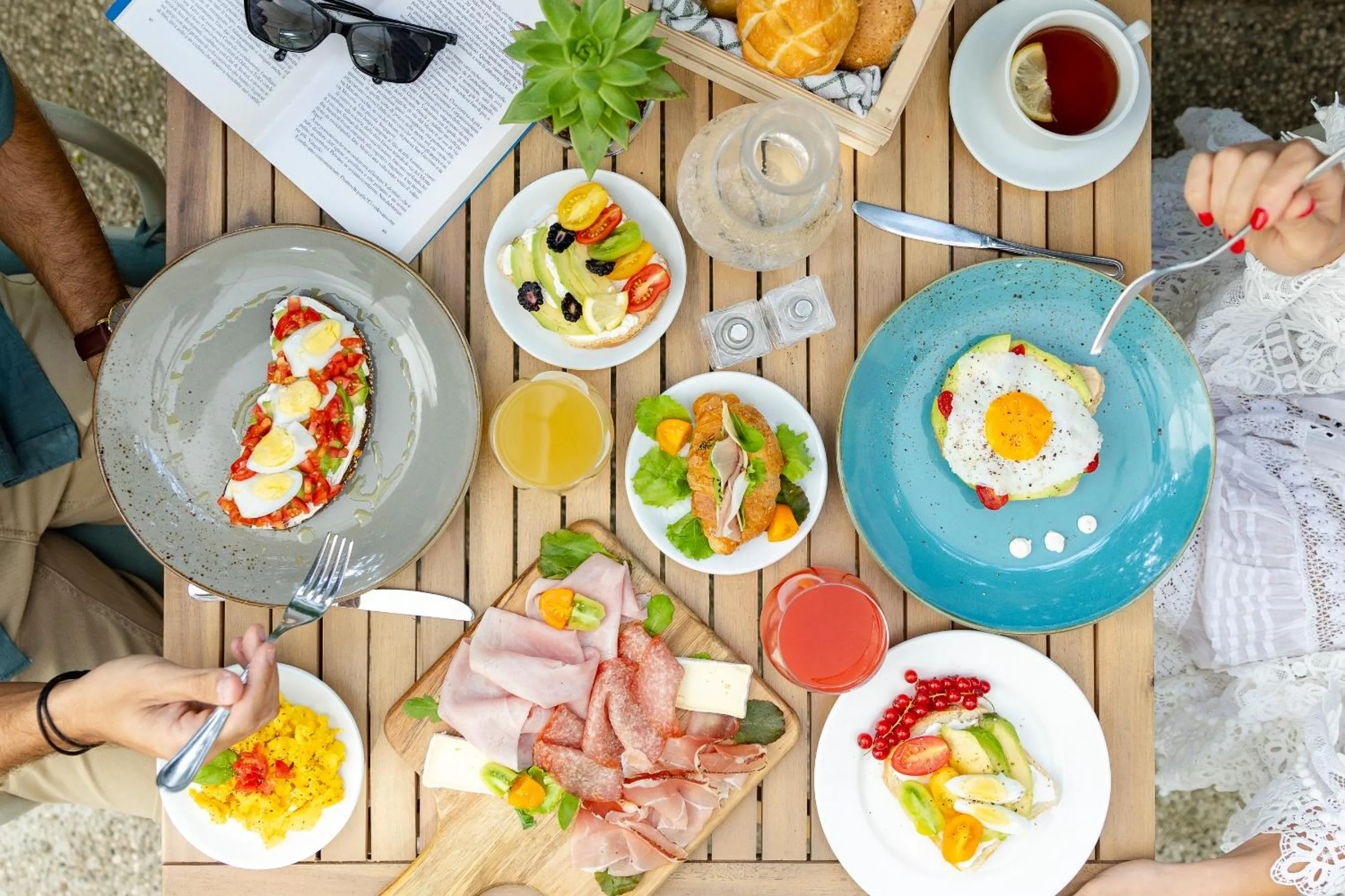 Lunch in Hotel Bahia