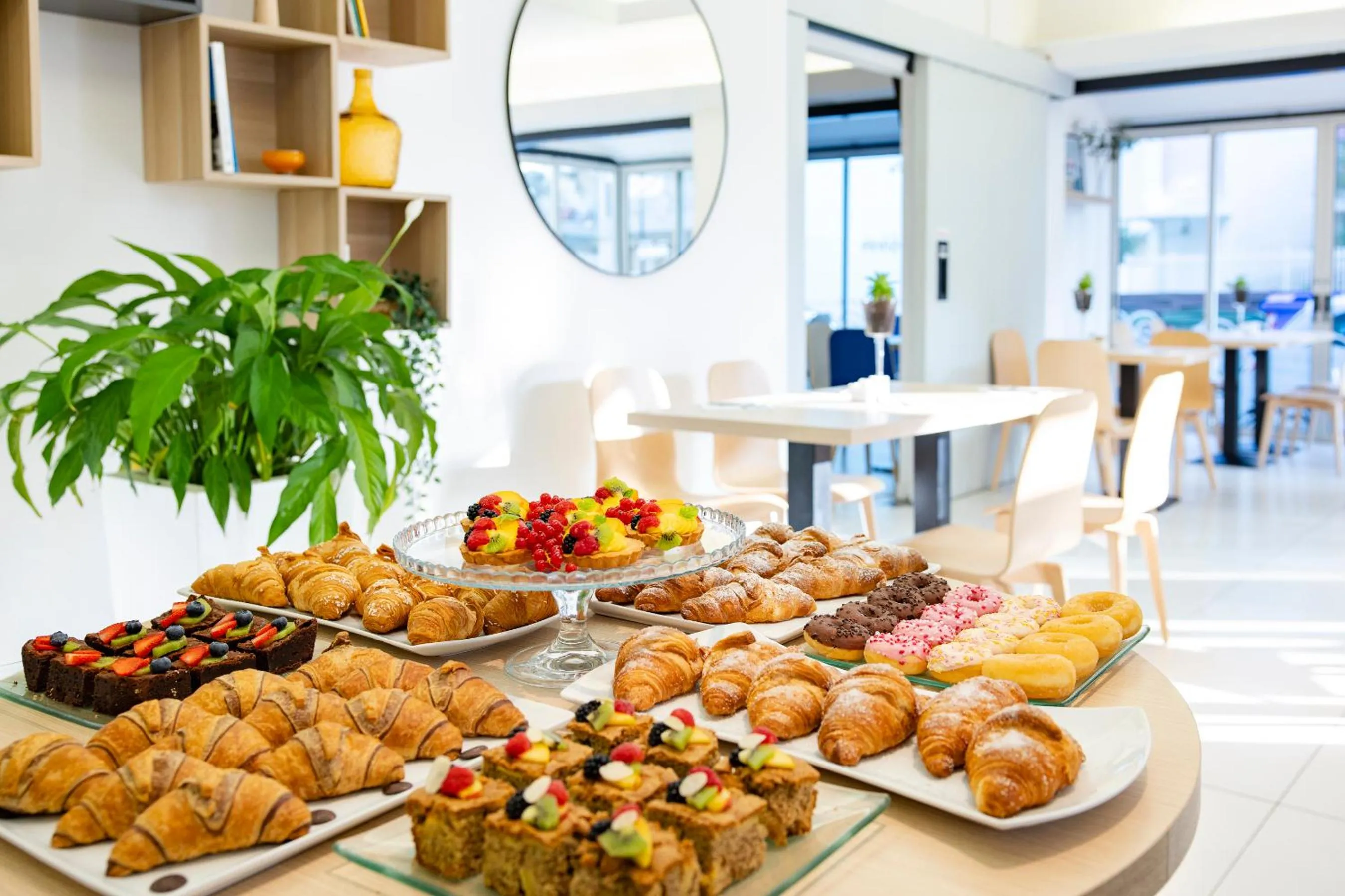 Buffet breakfast in Hotel Bahia