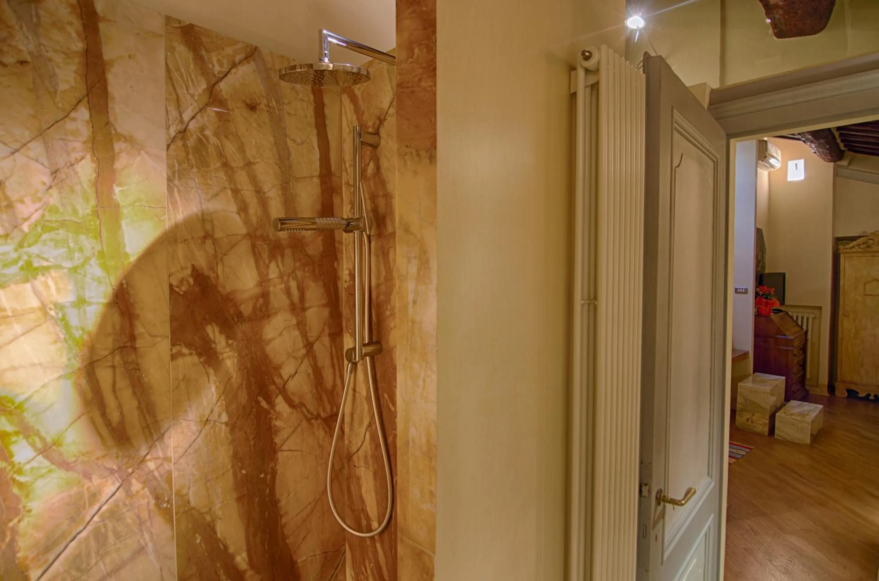 Bathroom in Rinidia - Siena Centro