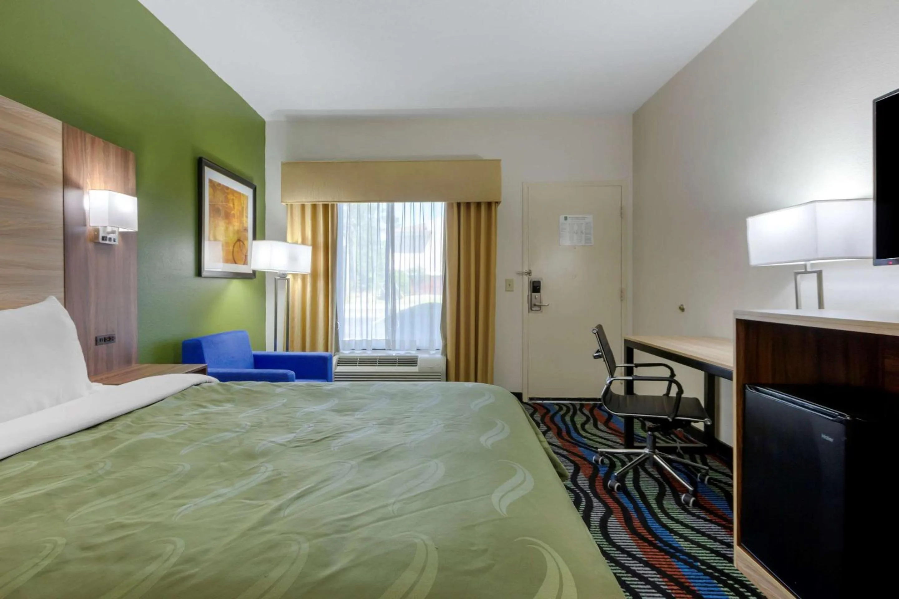 Bedroom, Bed in Quality Inn Walterboro I-95