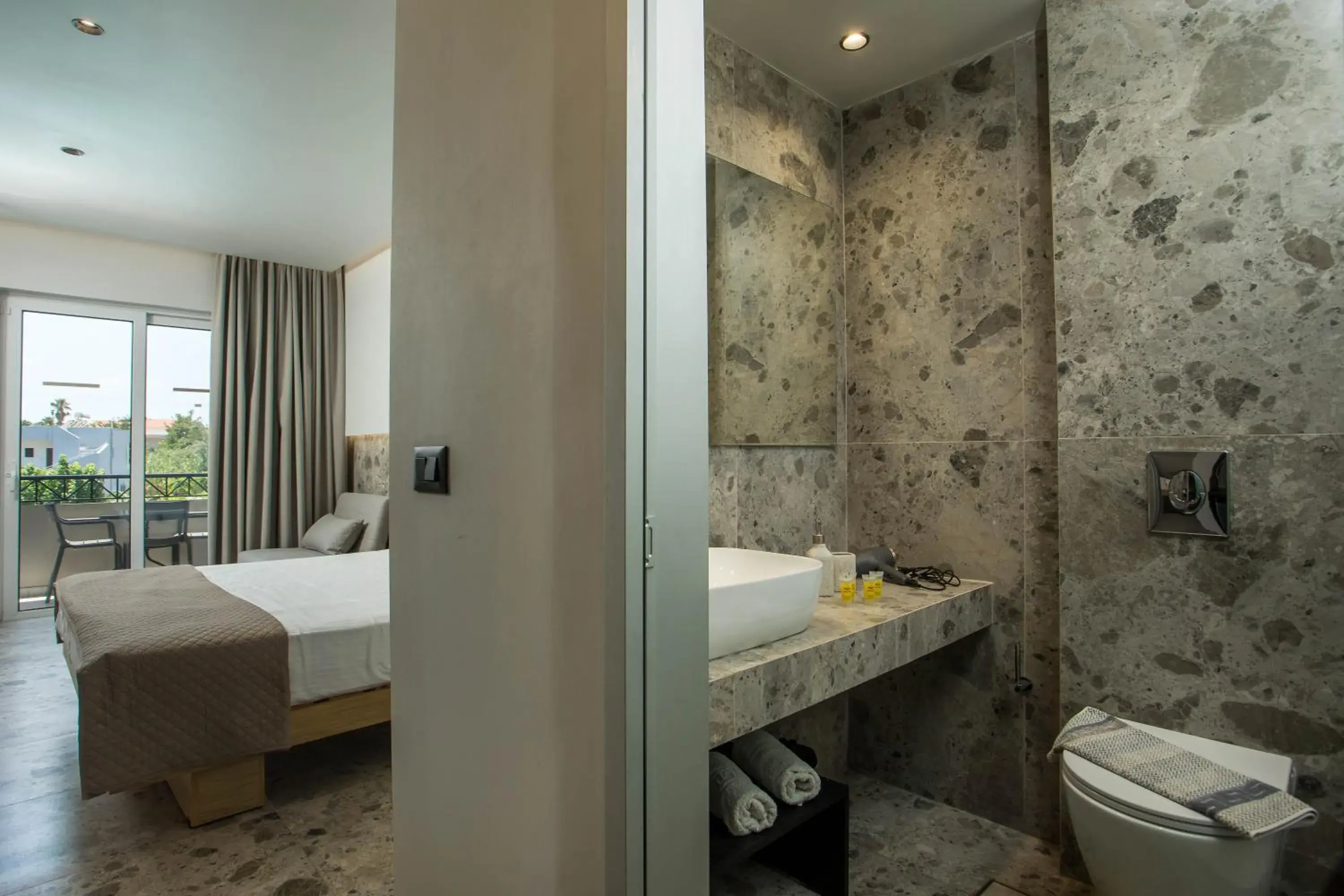 Deluxe Double or Twin Room in Dias Studios & Suites Deluxe Double or Twin Room in Dias Studios & Suites