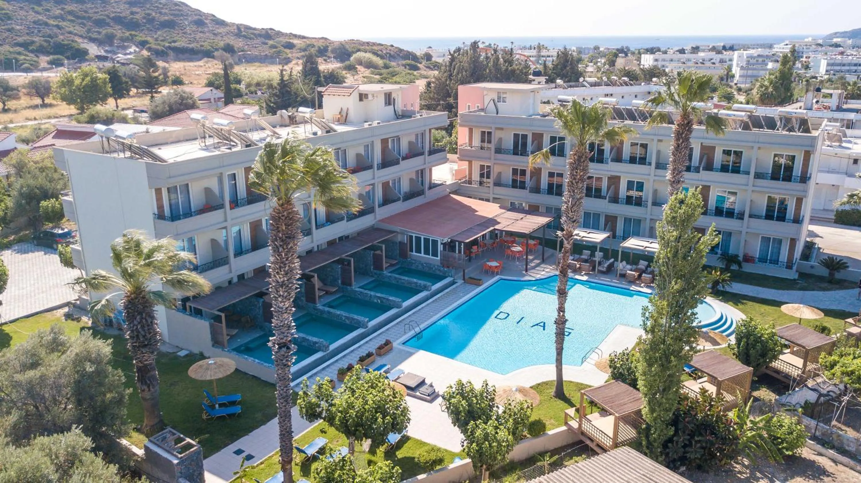 Dias Studios & Suites