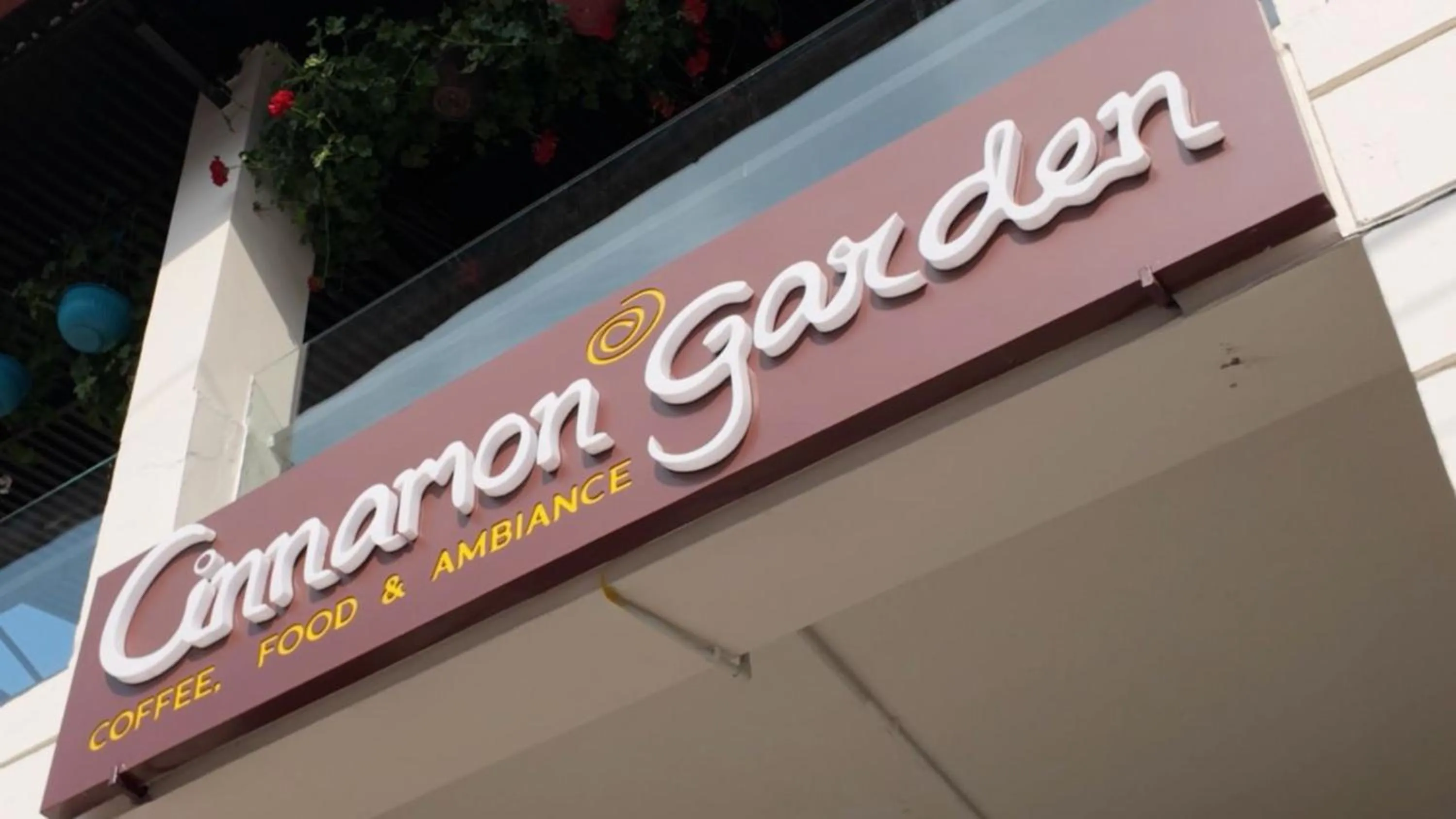 Restaurant/places to eat in Maya Manor Boutique Hotel by KGH Group